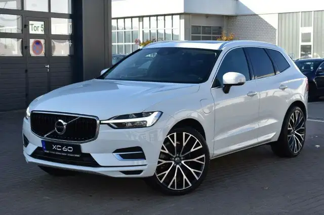 Volvo XC60 view 3