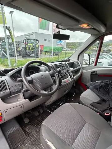 Peugeot Boxer view 13