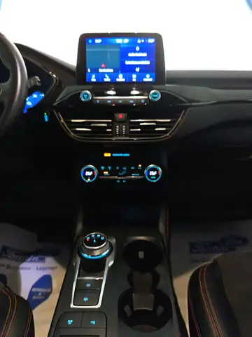 Ford Kuga view 3