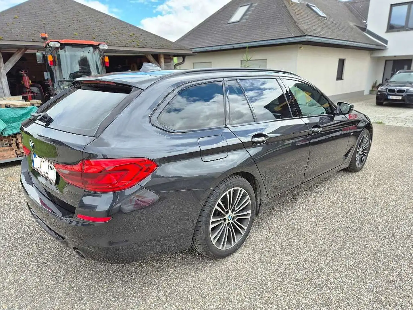 BMW 530 530d xDrive Touring Aut. Grau - 2