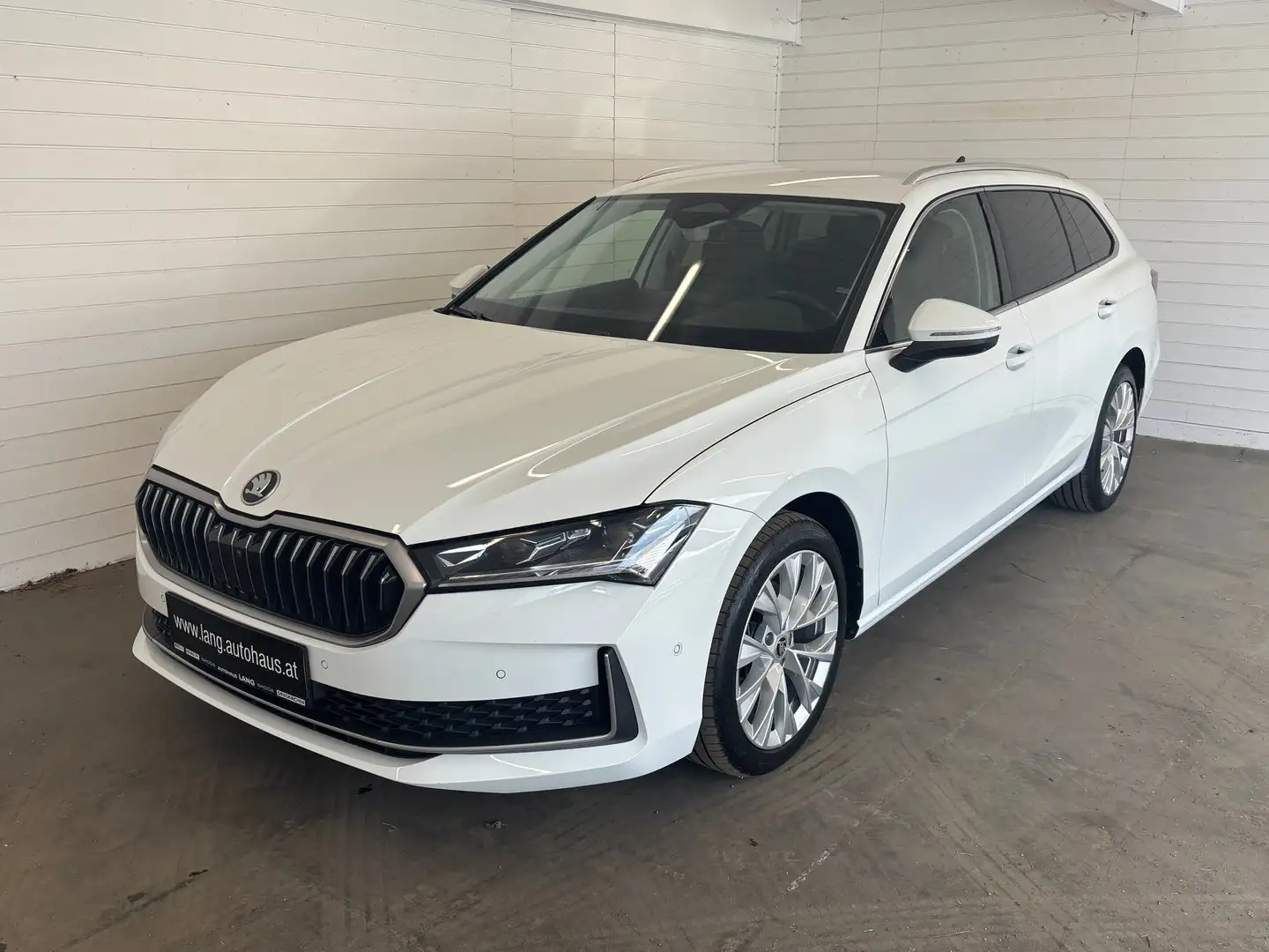 Skoda Superb Selection TSI mHEV DSG Weiß - 1