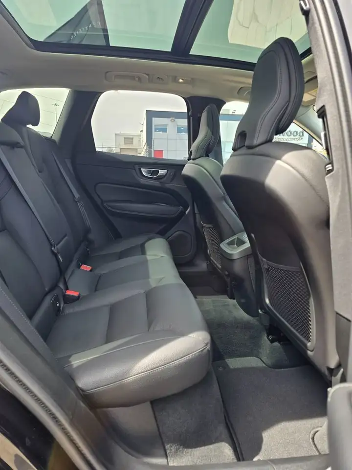 Volvo XC60 снимка Volvo XC60