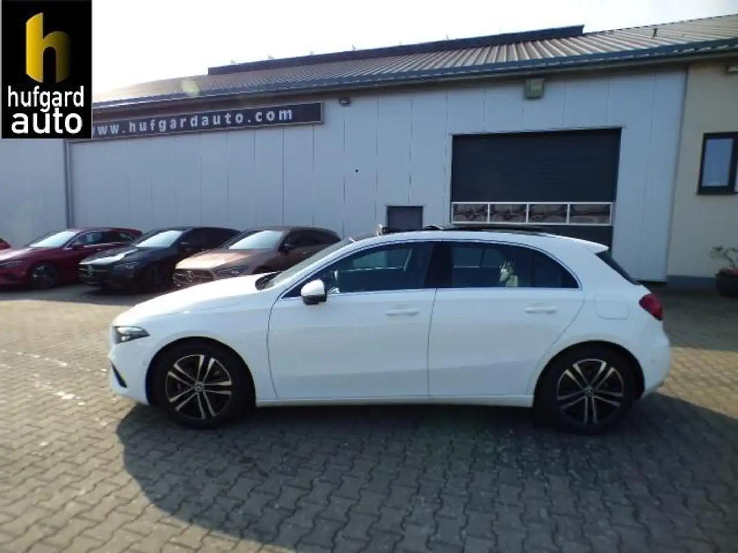 Mercedes-Benz A 180 Progressive Line Advanced Panoramaschiebedach M... Blanc - 1