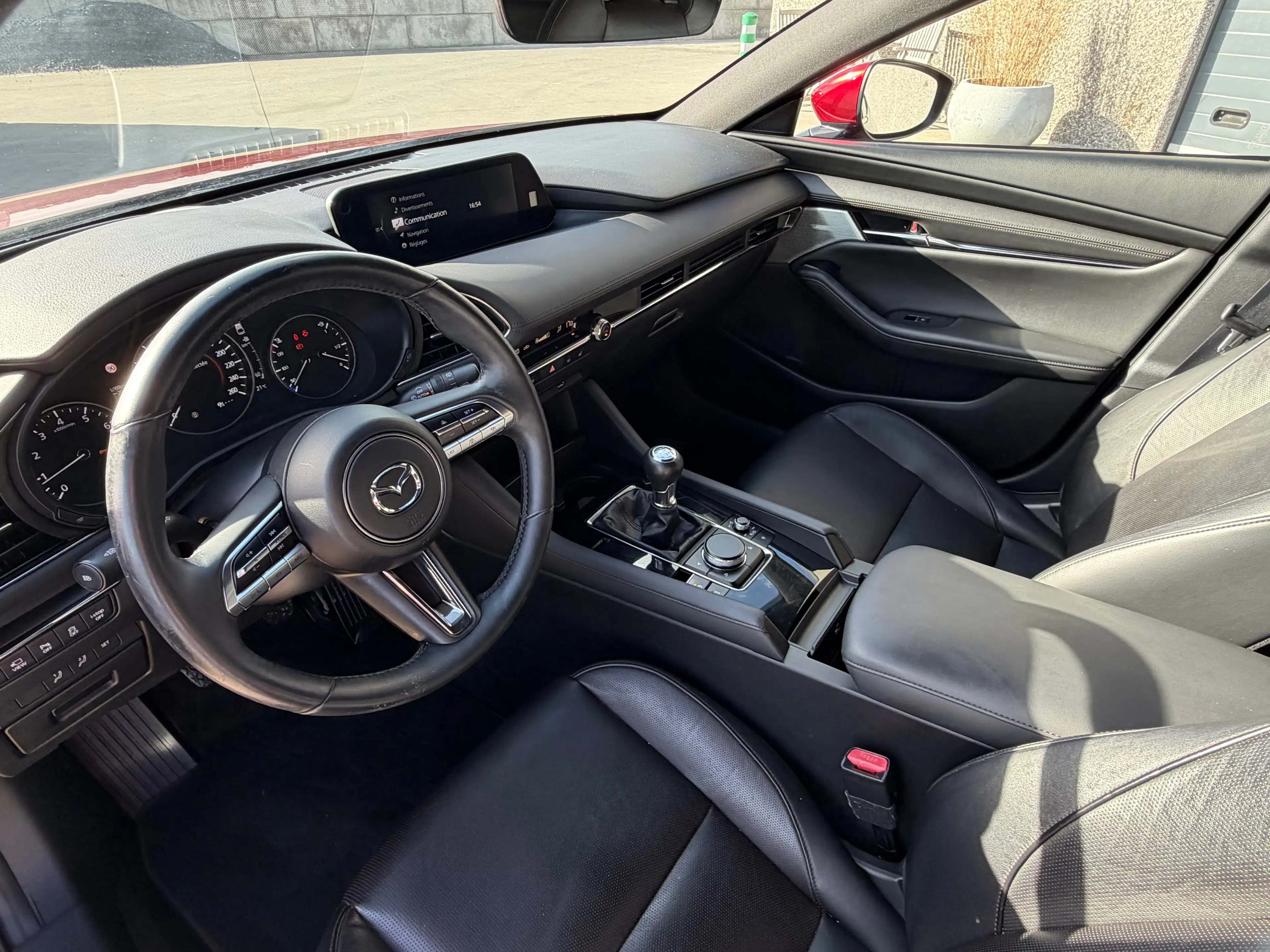 Mazda 3 3 Hatchback 2.0i e-Skyactiv-G Hybrid - CUIR - CAMERA - Garantie — photo 15