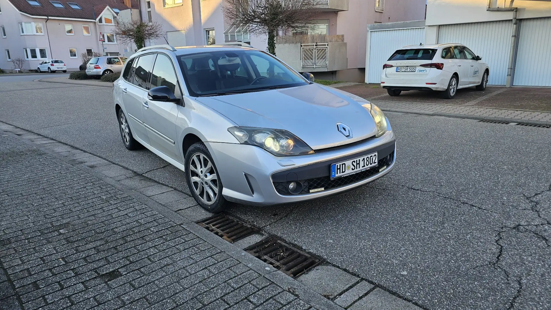 Renault Laguna Grandtour 2.0 16V 140 Dynamique Gris - 2
