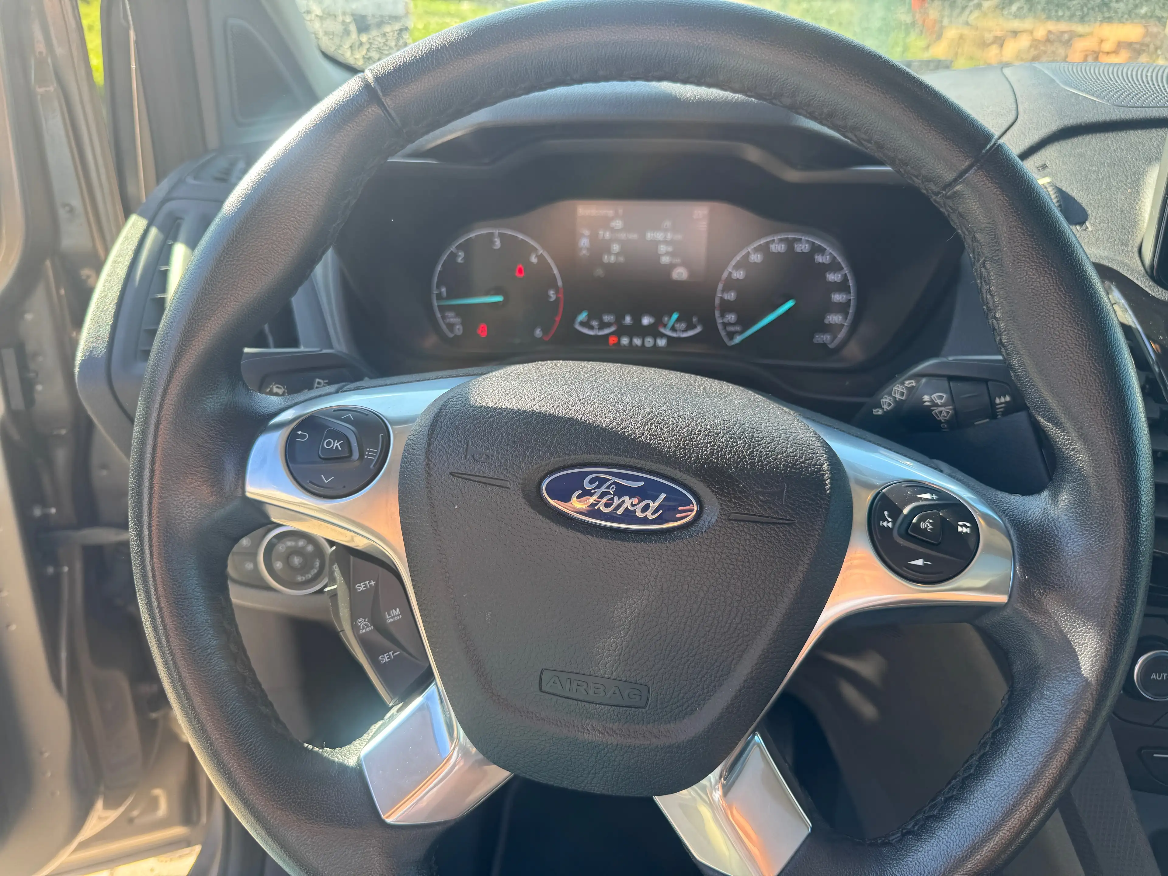 Ford Tourneo Connect Tourneo Connect Diesel Grand 1.5 EcoBlue Aut. Start/Stop Titanium Dach PCD Sitzheizung Kamera Lang — photo 16
