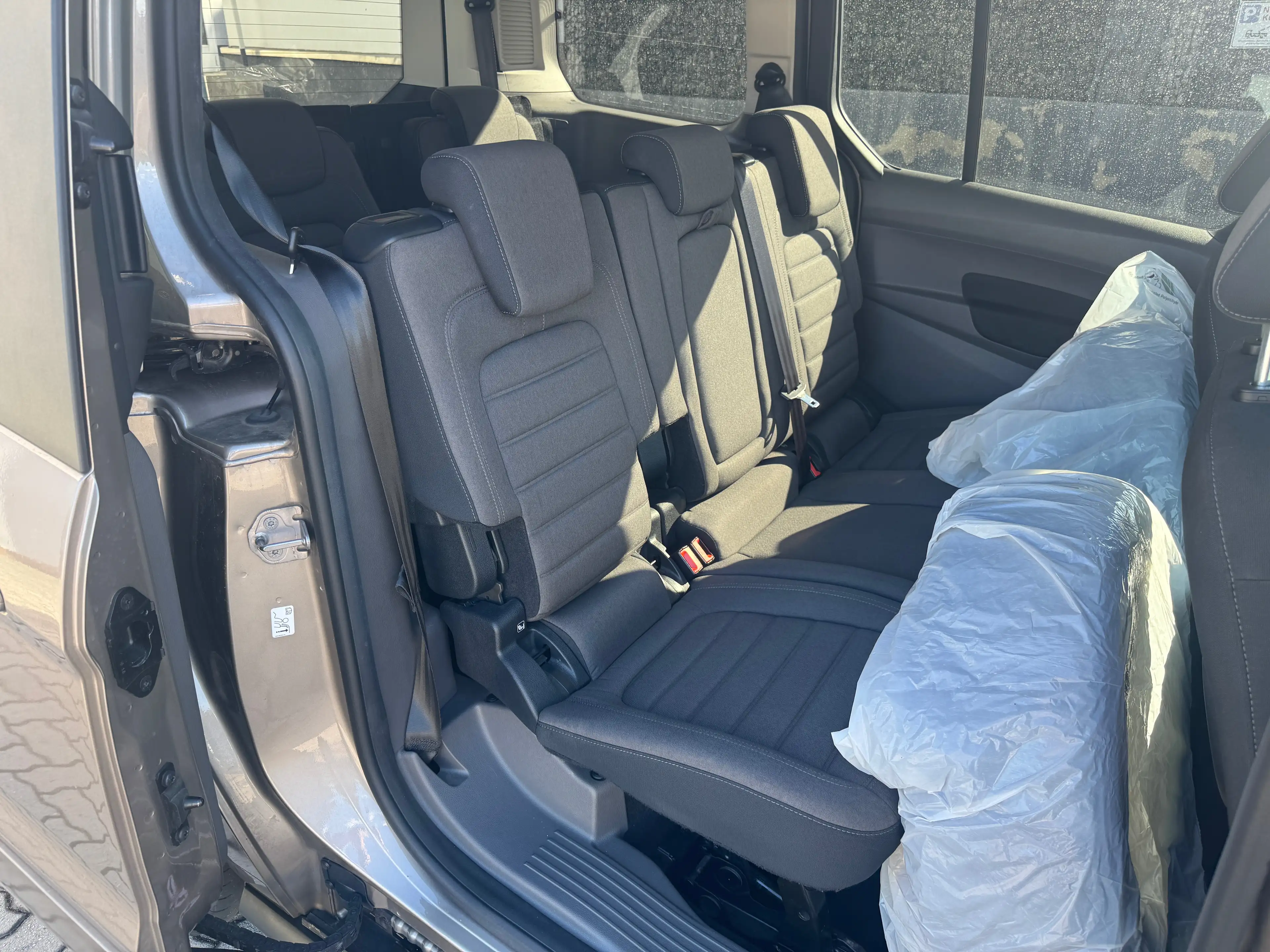 Ford Tourneo Connect Tourneo Connect Diesel Grand 1.5 EcoBlue Aut. Start/Stop Titanium Dach PCD Sitzheizung Kamera Lang — photo 9