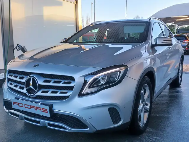 Mercedes-Benz GLA 180 Sport NAVI-LED-KAMERA-PDC-18"-SEDILI RISCALDABILI