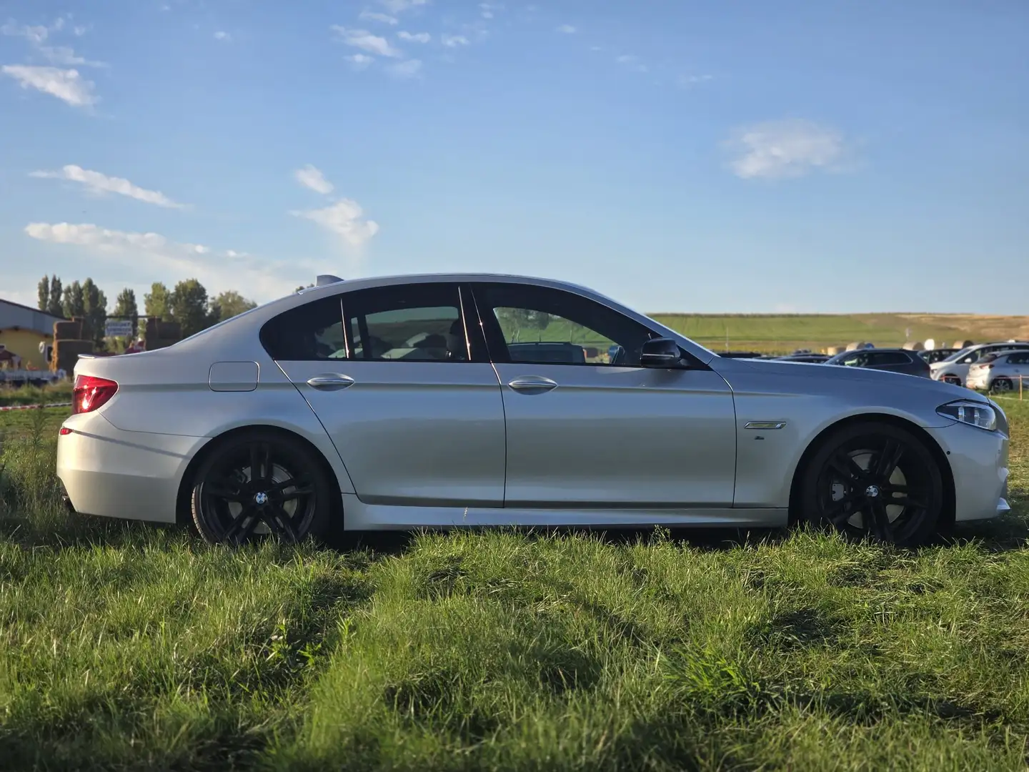 BMW M550 M550d xDrive Sport-Aut. Silber - 1