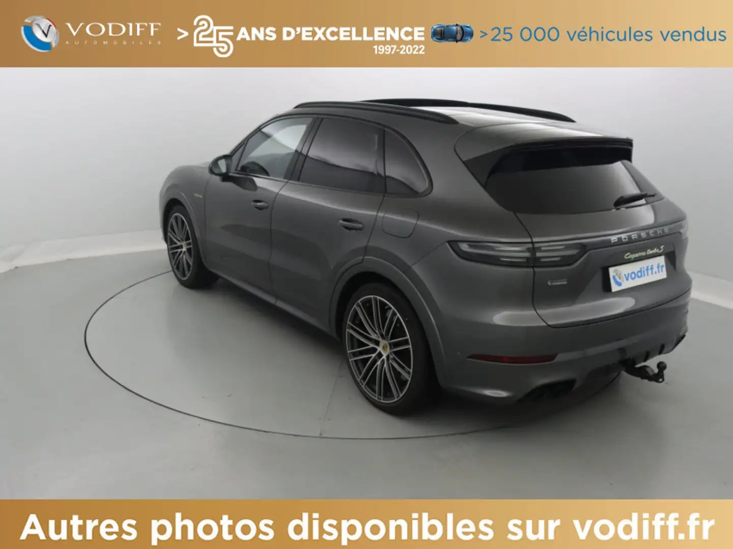 Porsche Cayenne TURBO S E-HYBRID 680 CV PDK Gris - 2