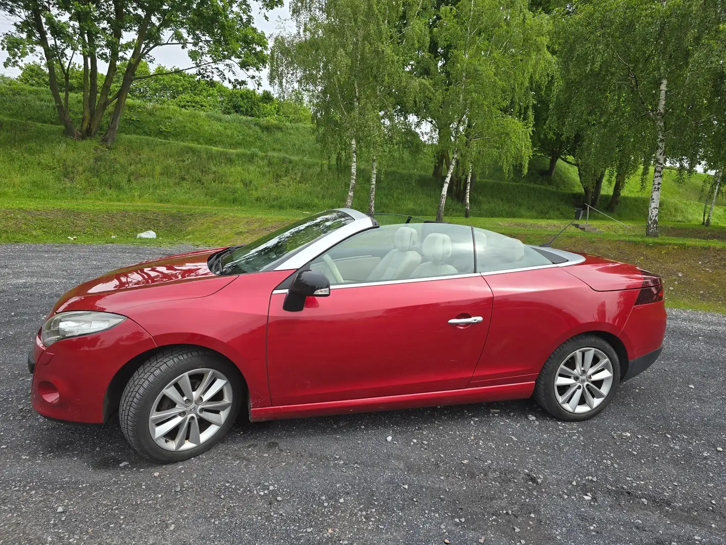 Renault Megane Megane dCi 110 FAP EDC eco Coupe-Cabriolet Luxe Rot - 2
