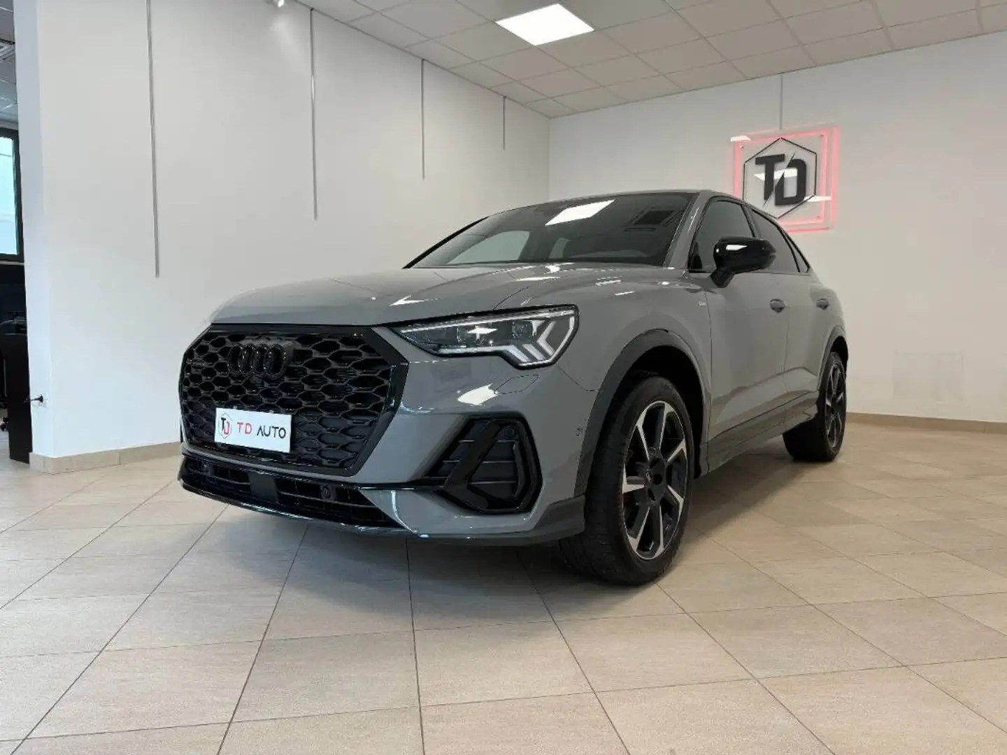 Audi Q3 Sportback 40TDI 200cv S Line-NARDO-Matrix-Dynamic - 1