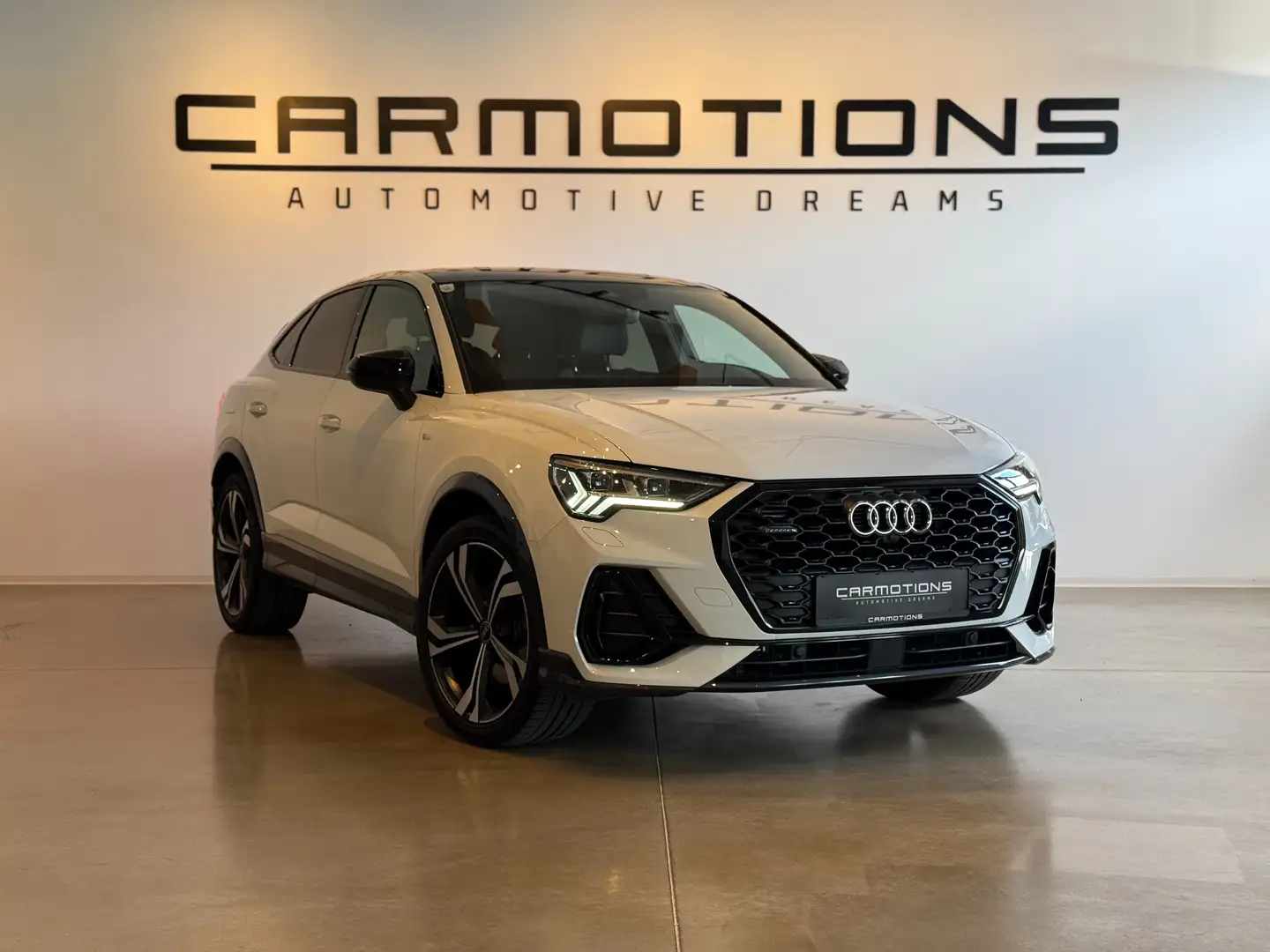 Audi Q3 45 TFSI quattro S line I Pano I Matrix I B&O Weiß - 1