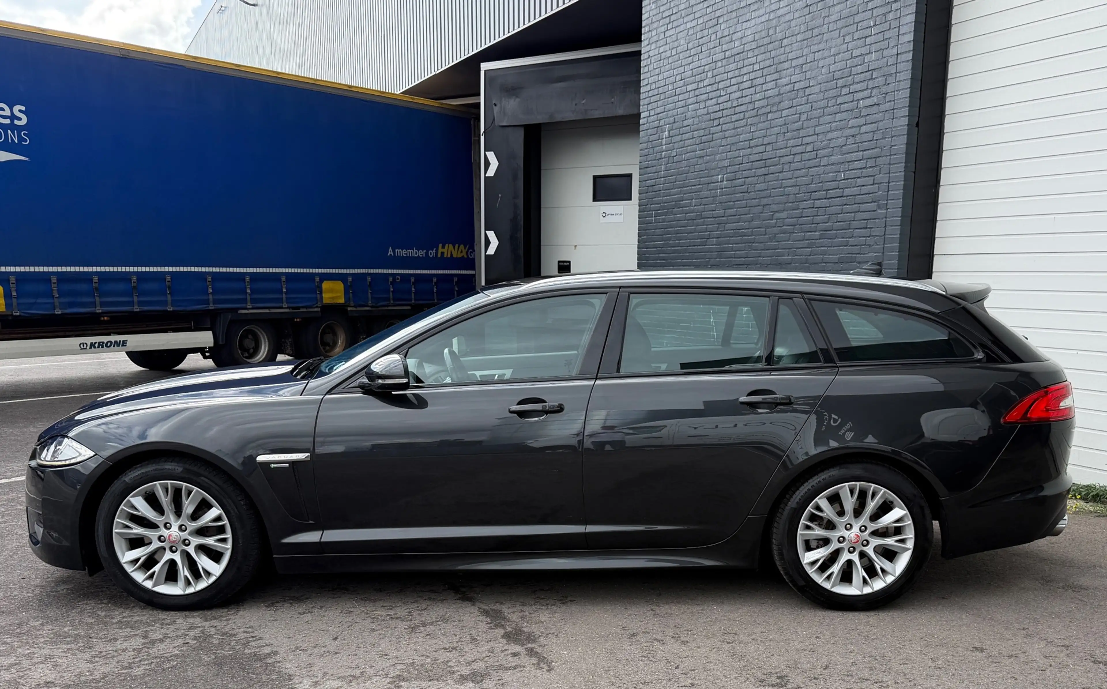 Jaguar XF Sportbrake 2.2D R-DESIGN/MEMORY/STUUR-STOELVERWARM — photo 3