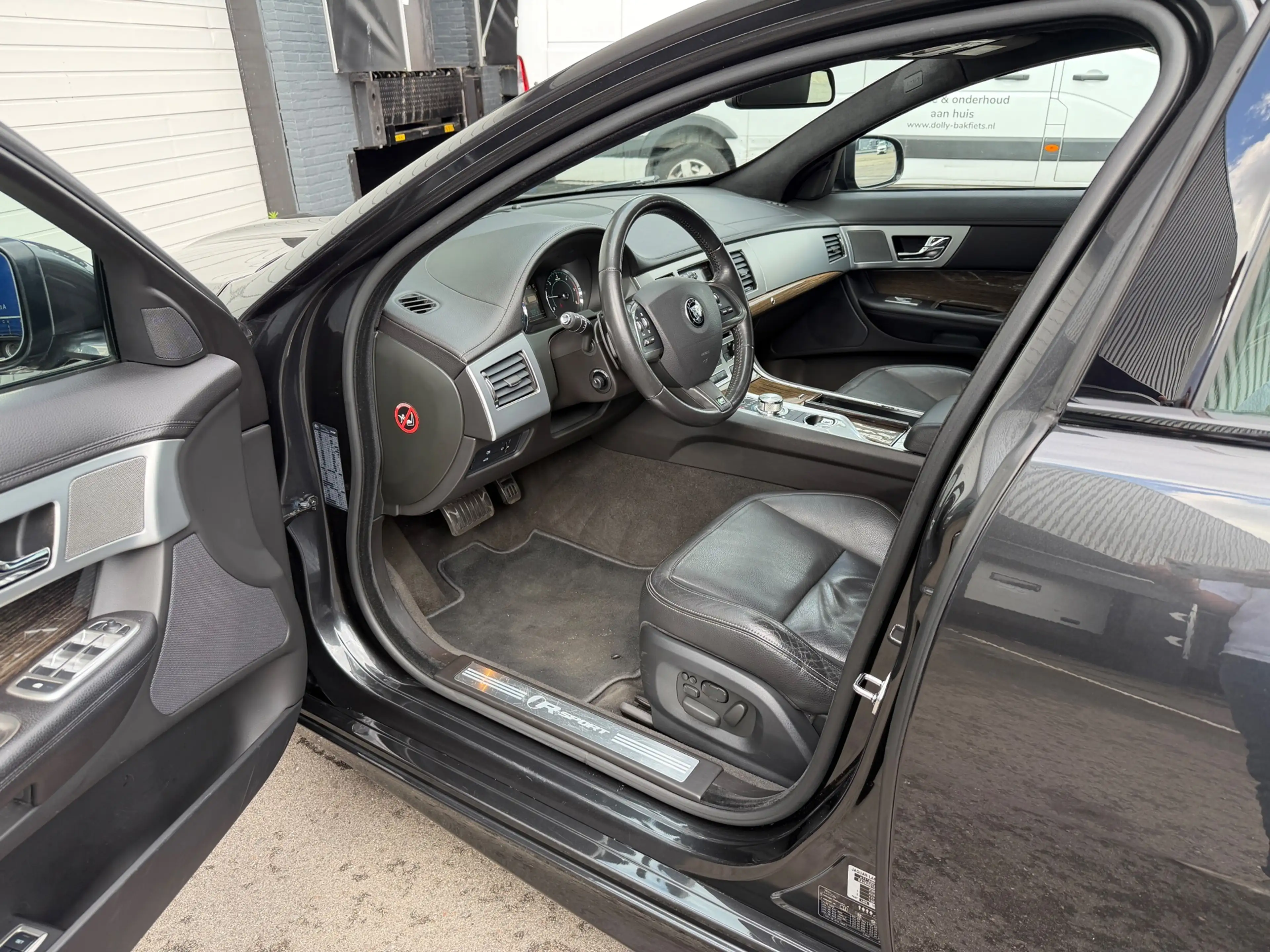Jaguar XF Sportbrake 2.2D R-DESIGN/MEMORY/STUUR-STOELVERWARM — photo 15
