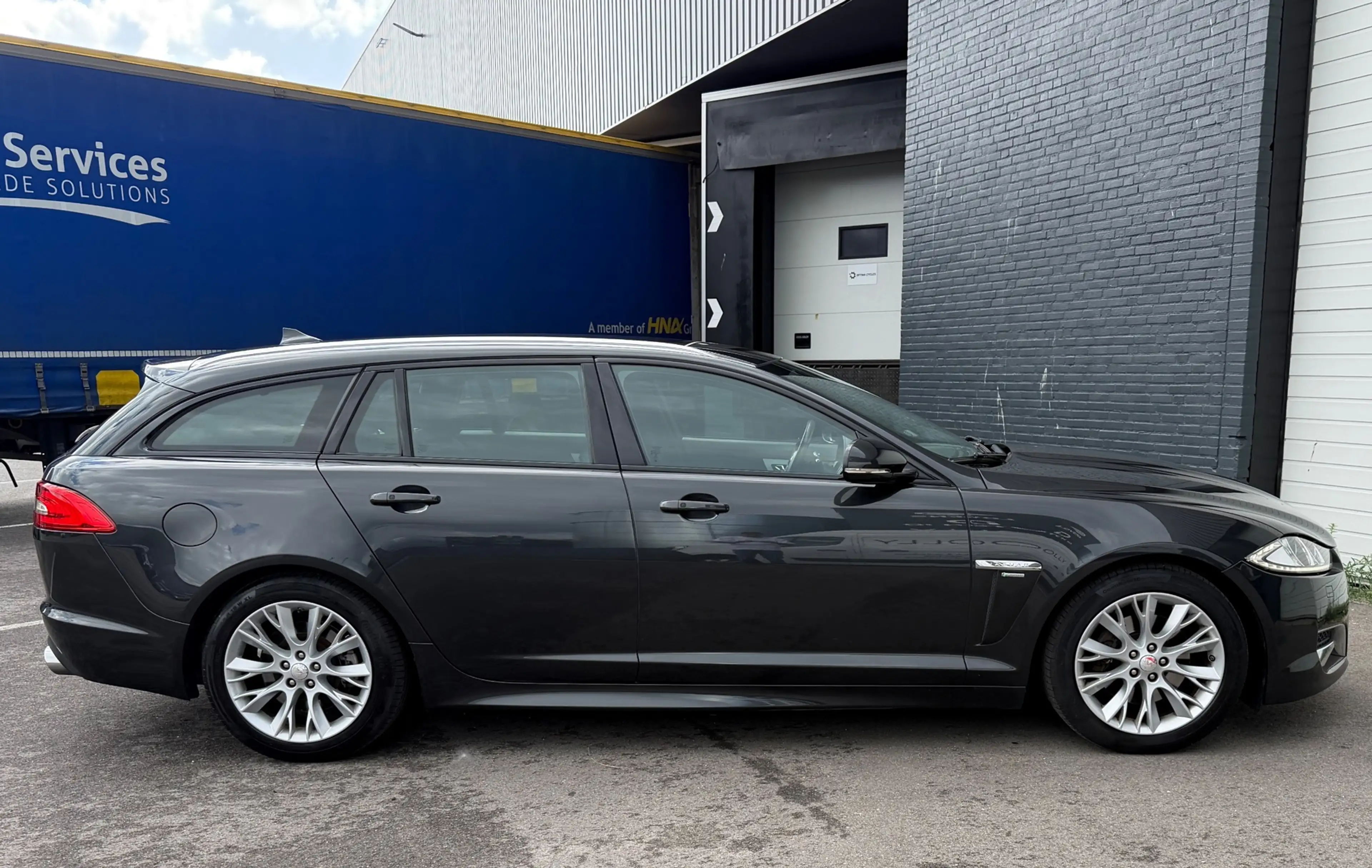 Jaguar XF Sportbrake 2.2D R-DESIGN/MEMORY/STUUR-STOELVERWARM — photo 9