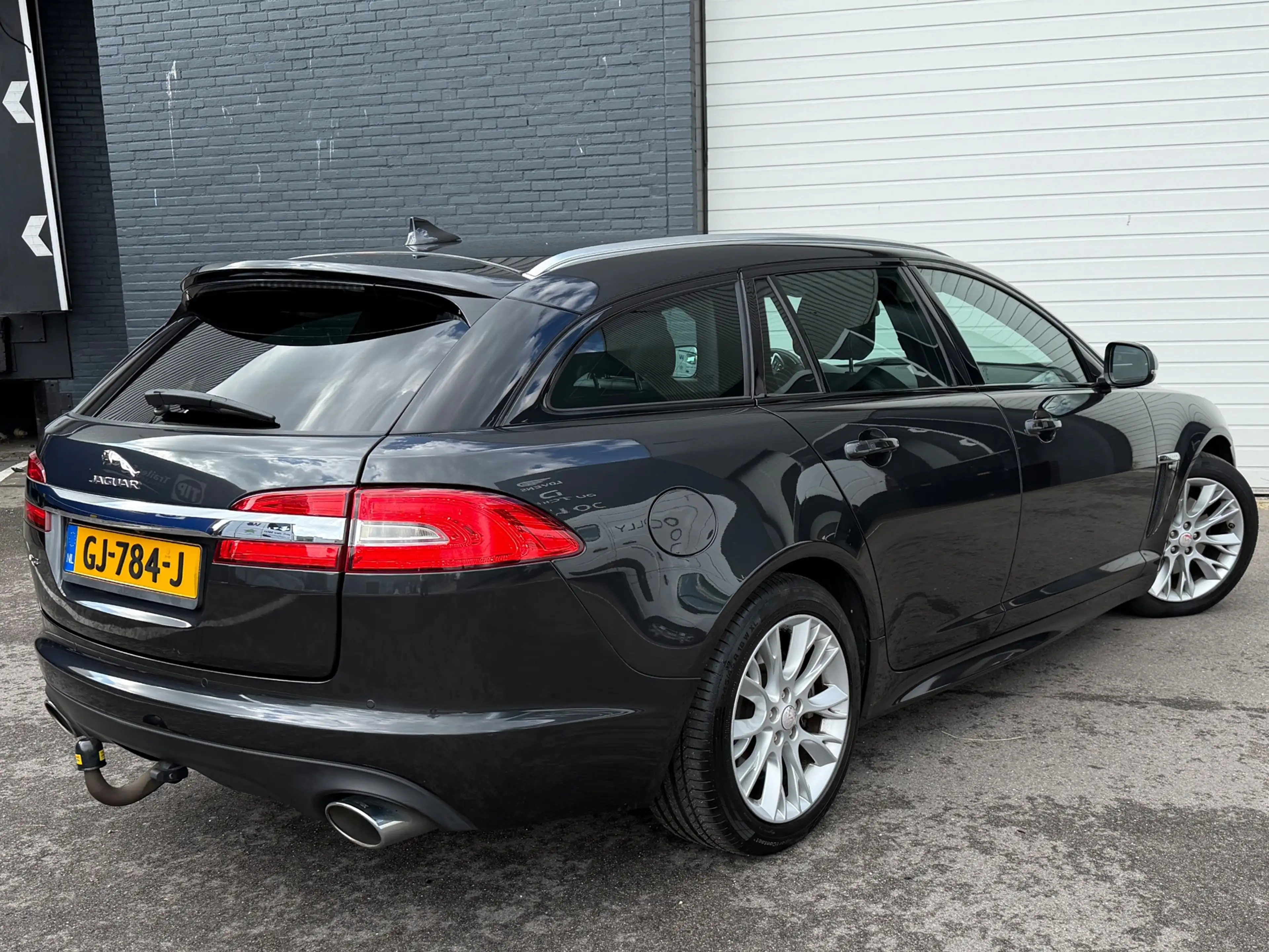 Jaguar XF Sportbrake 2.2D R-DESIGN/MEMORY/STUUR-STOELVERWARM — photo 11