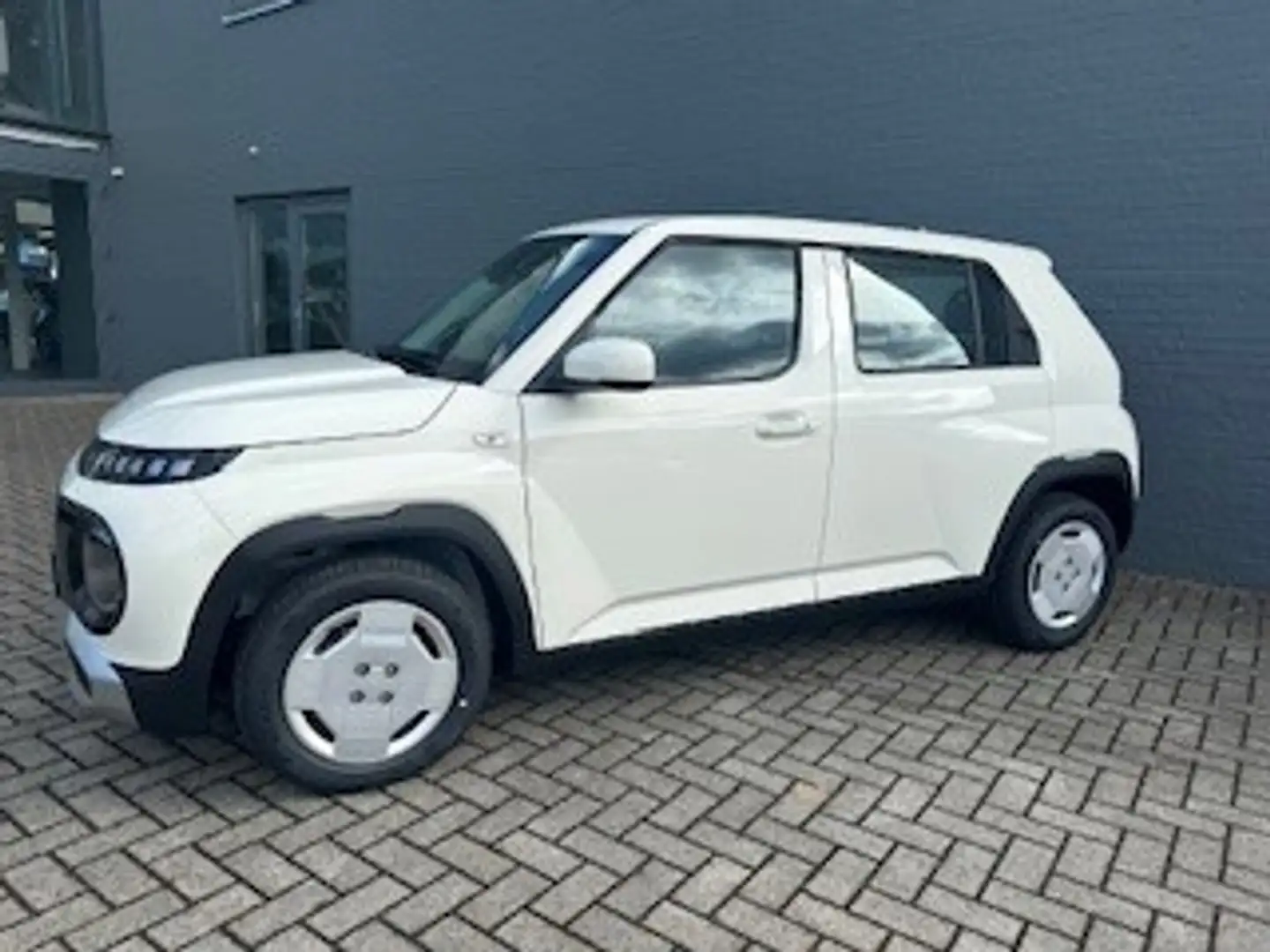 Hyundai Inster 42 kWh 97pk E-Motion Alb - 2
