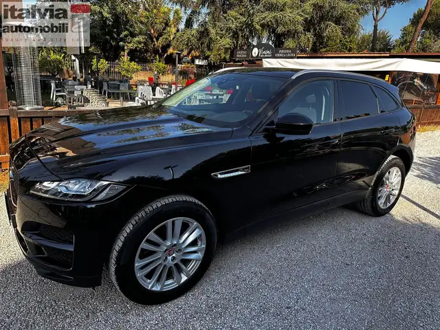 Jaguar F-Pace 2.0 D 180 CV AWD aut. Prestige TETTO- GANCIO - GARANZIA- GOMMATA