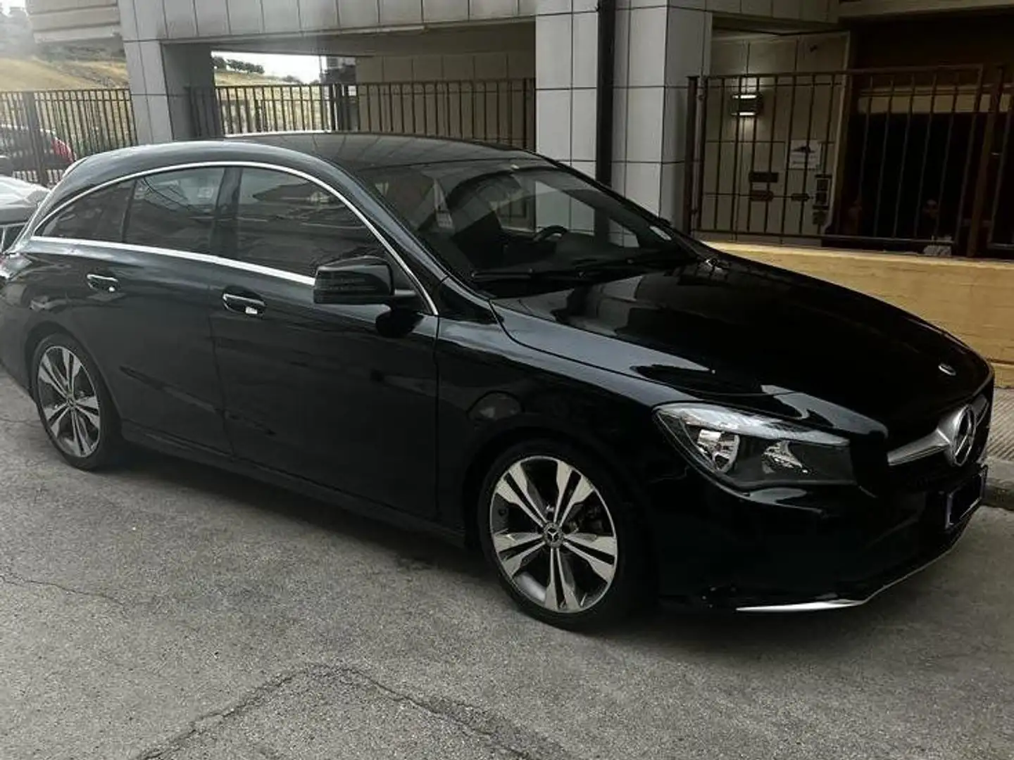 Mercedes-Benz CLA 200 CLA Shooting Brake 200 d Executive 4matic auto FL Nero - 2