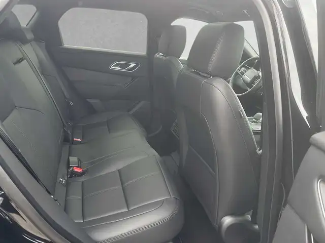Land Rover Range Rover Velar view 5