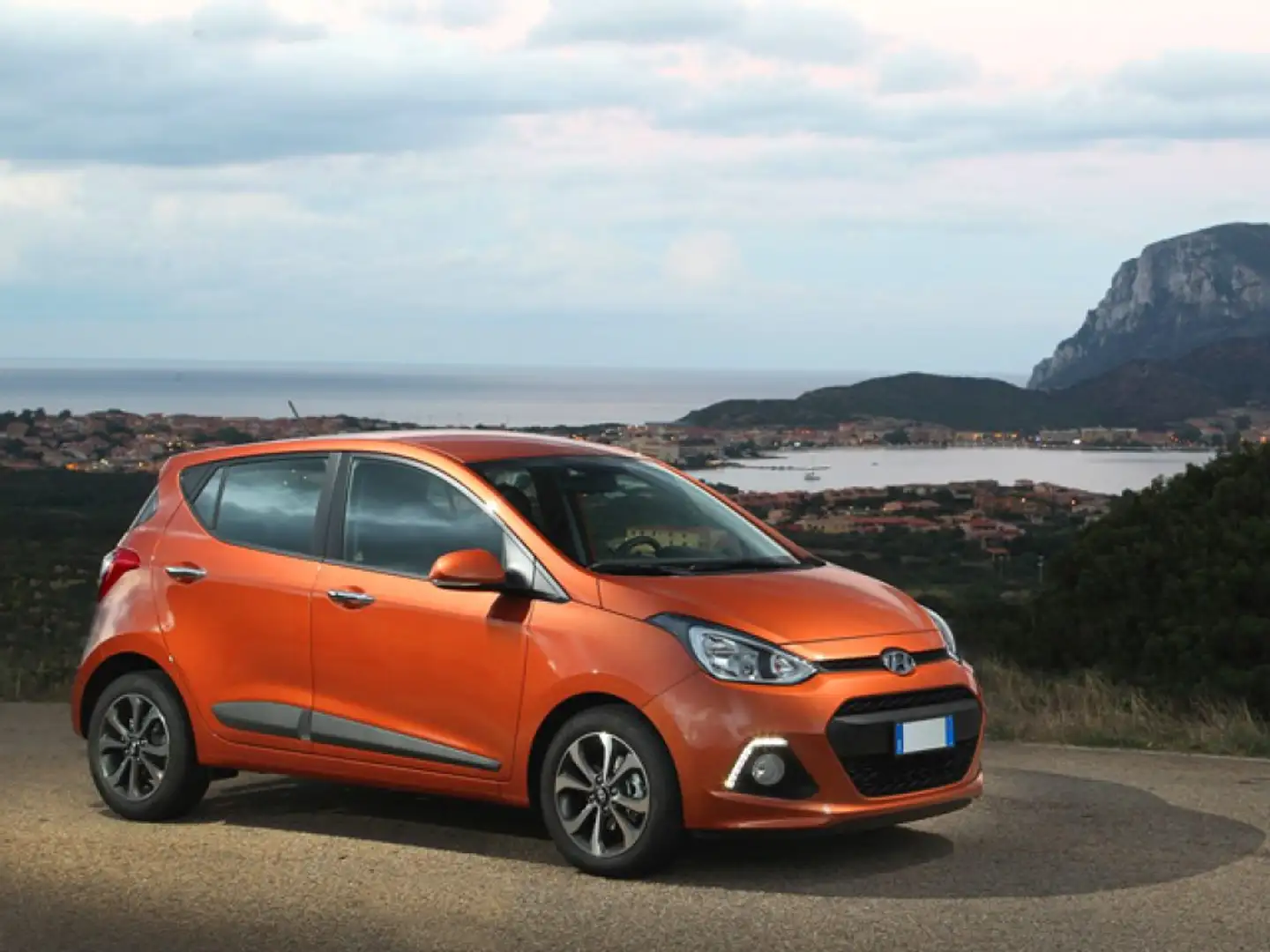 Hyundai i10 1.0 MPI Comfort A/T Bianco - 1