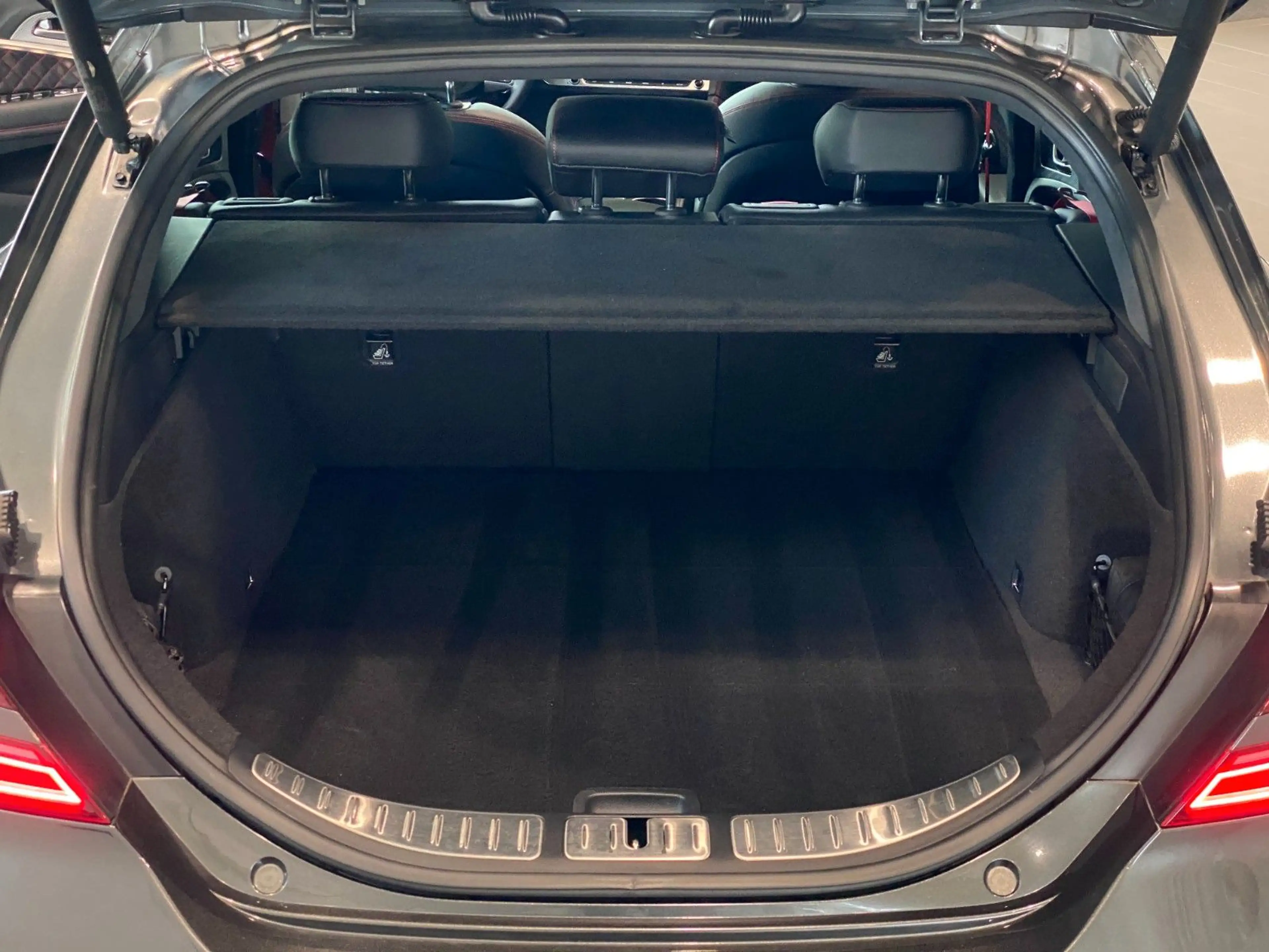 Genesis G70 Shooting Brake 2.0 T-GDI Sport 4WD Sbel HUD — photo 26