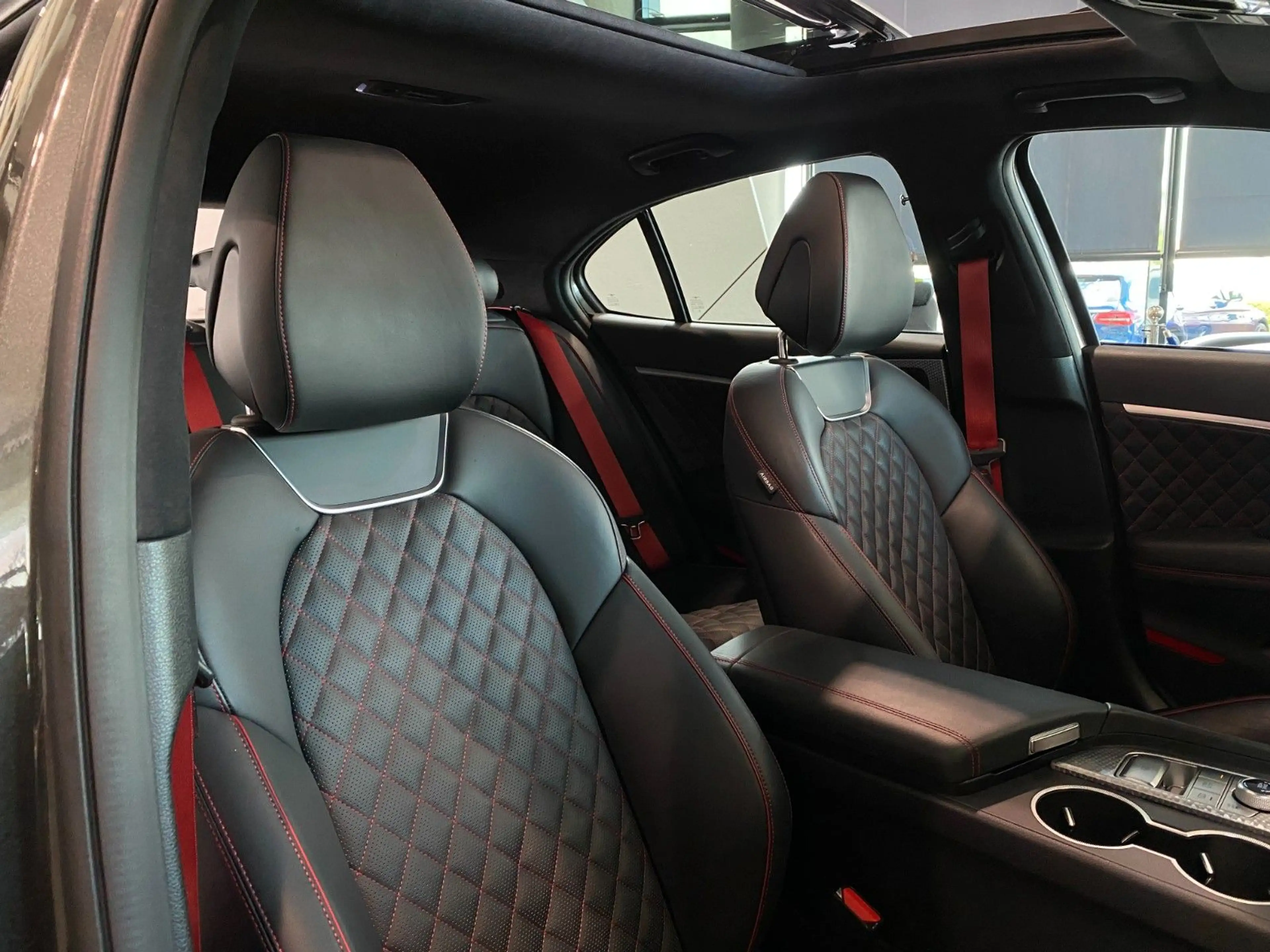 Genesis G70 Shooting Brake 2.0 T-GDI Sport 4WD Sbel HUD — photo 21
