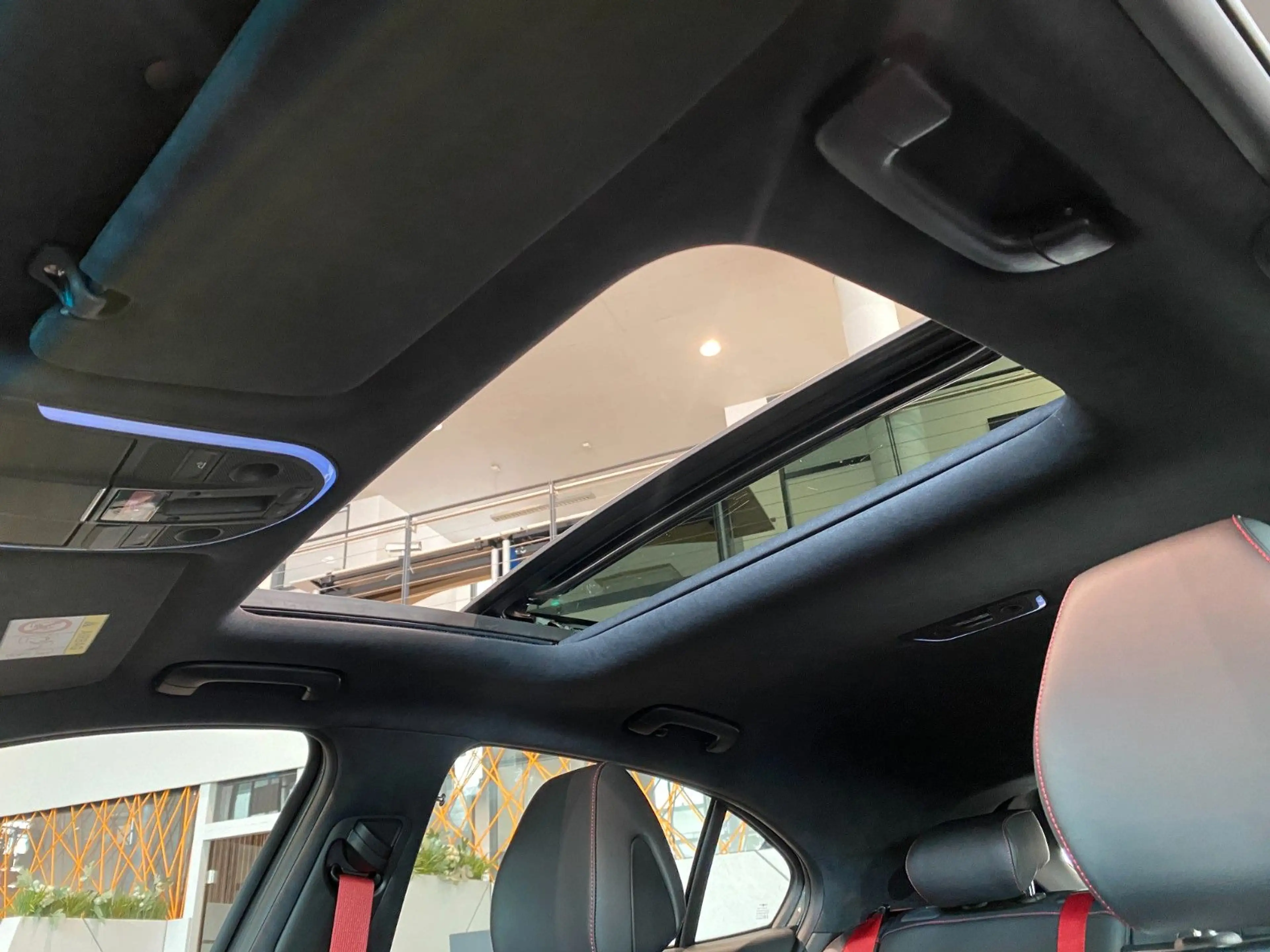 Genesis G70 Shooting Brake 2.0 T-GDI Sport 4WD Sbel HUD — photo 25