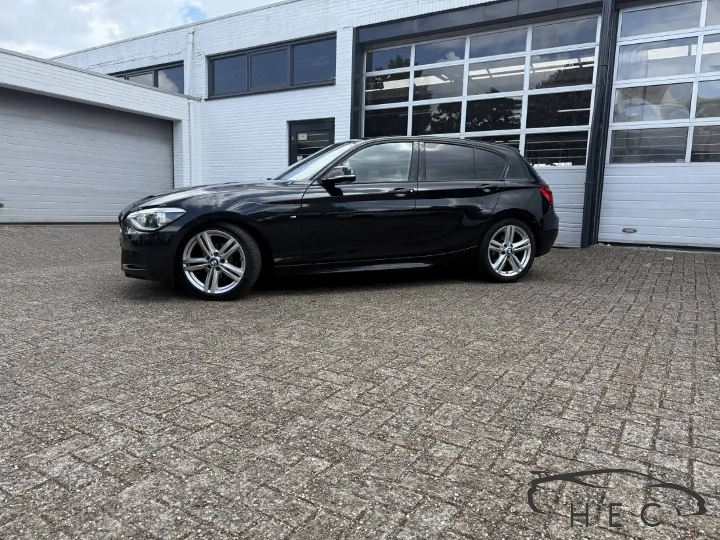 BMW 116 1-serie - 116i Executive M sport Zwart - 2