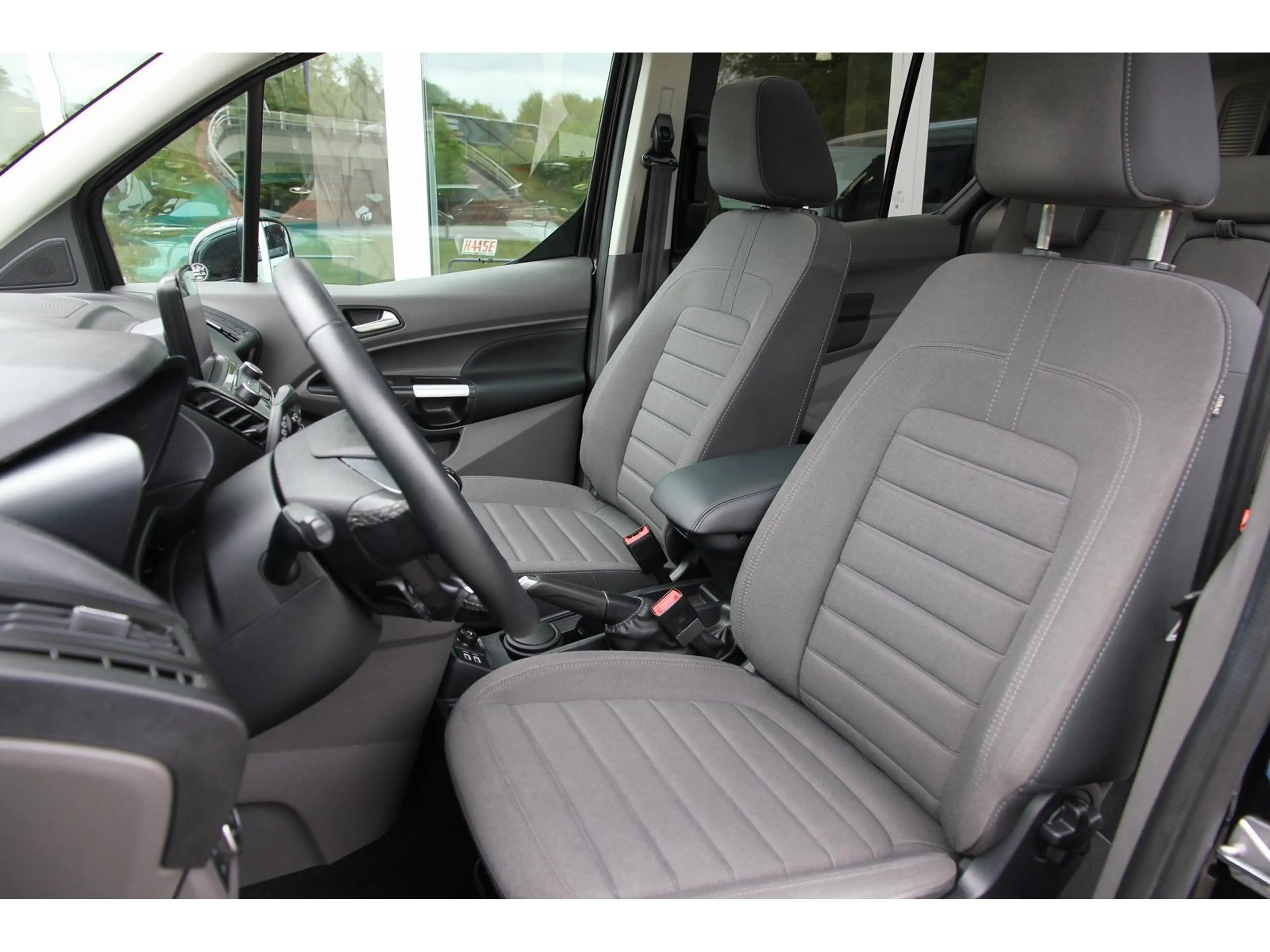 Ford Grand Tourneo Connect Titanium Pano 7-S. AHK — photo 12