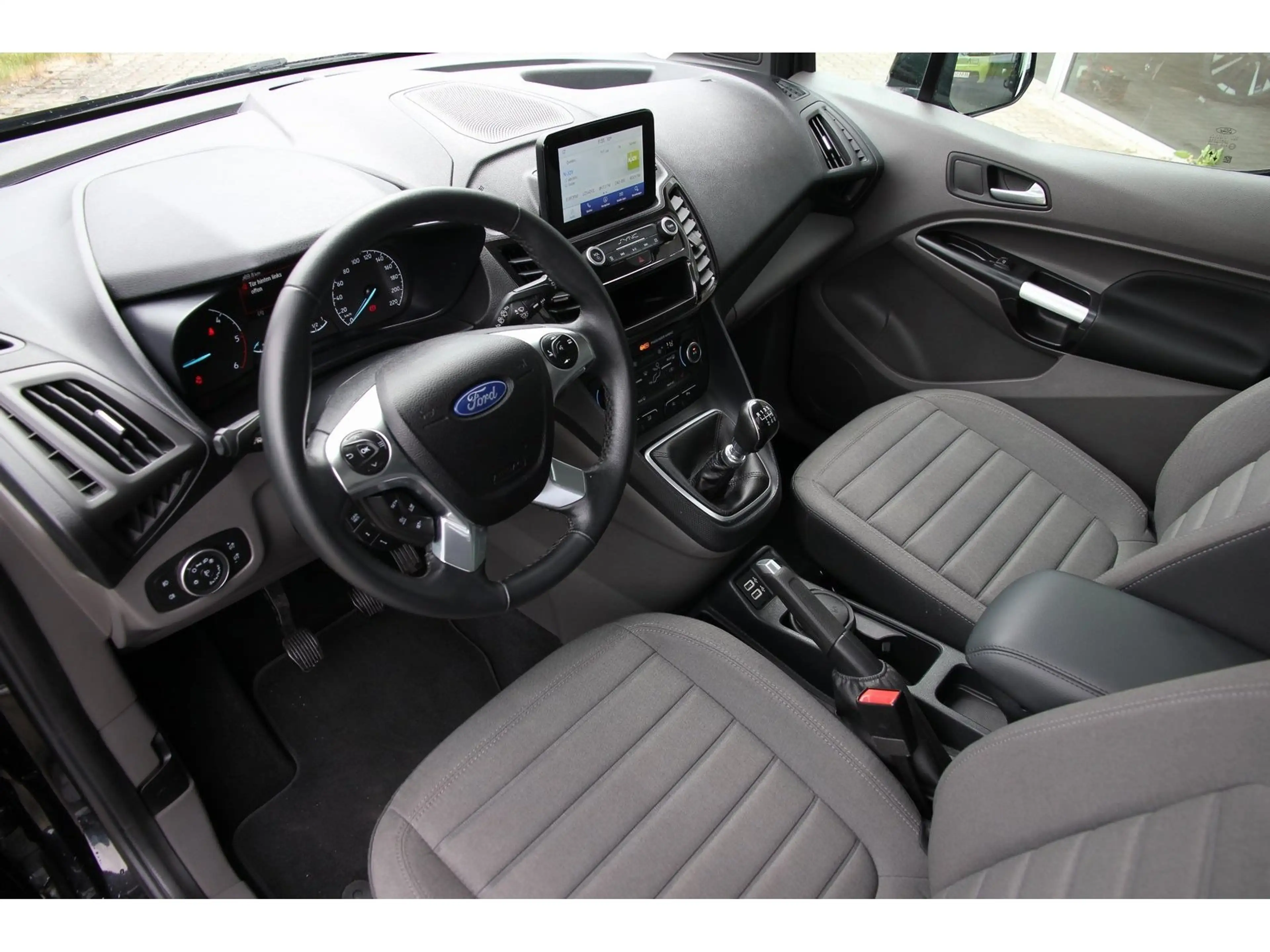 Ford Grand Tourneo Connect Titanium Pano 7-S. AHK — photo 11