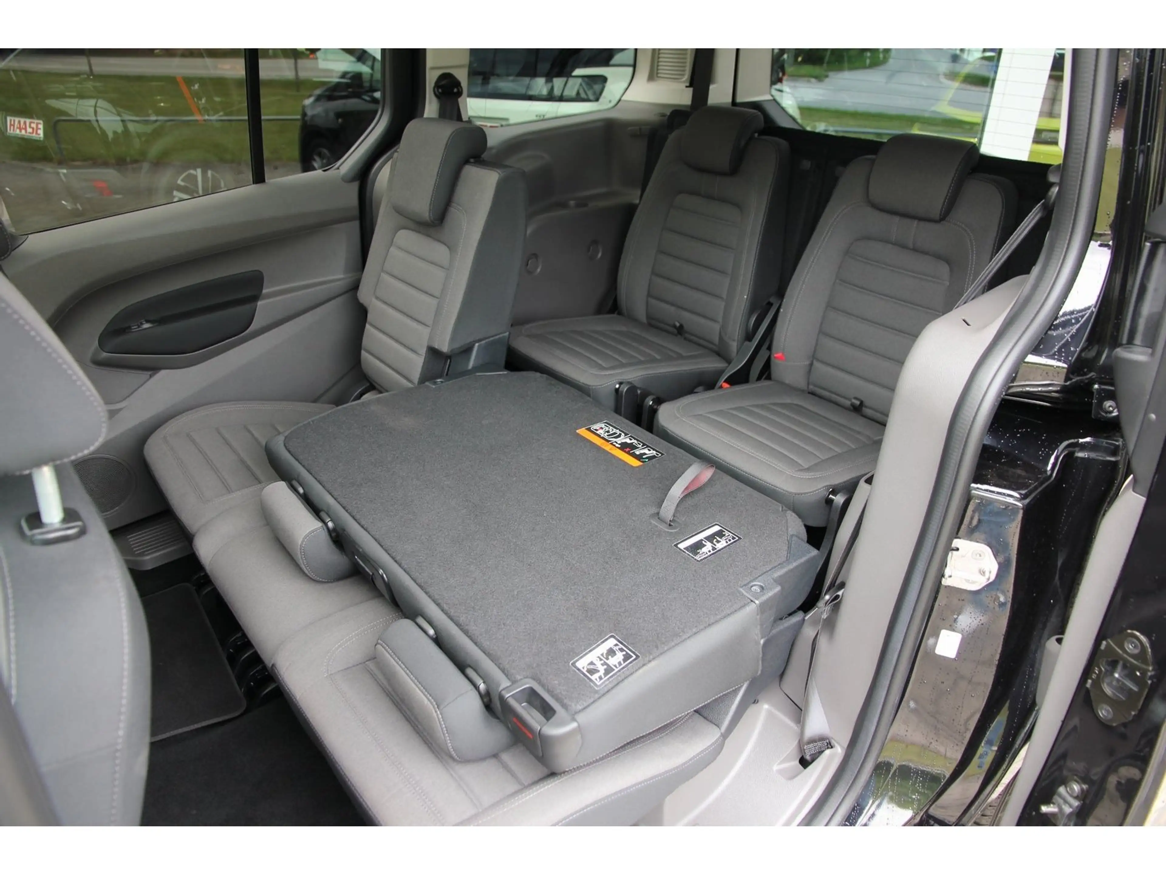 Ford Grand Tourneo Connect Titanium Pano 7-S. AHK — photo 10