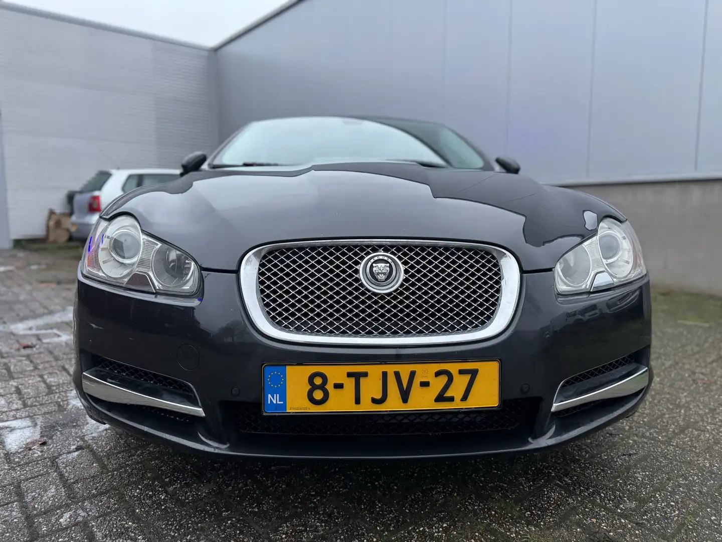Jaguar XF 3.0D V6 Premium Lux. 75 jaar editie Grijs - 2