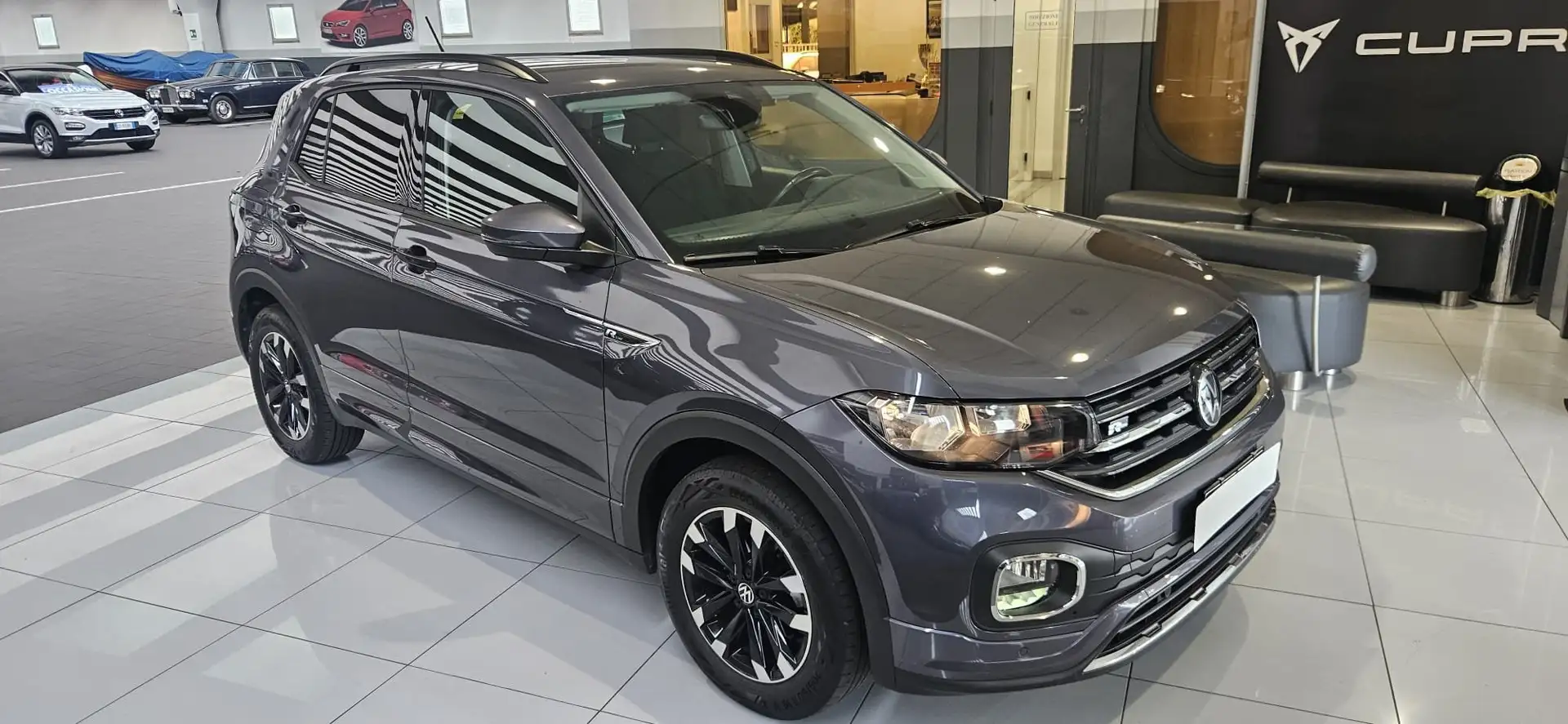 Volkswagen T-Cross T-Cross 1.0 tsi Sport 110cv dsg - R-Line Gris - 2