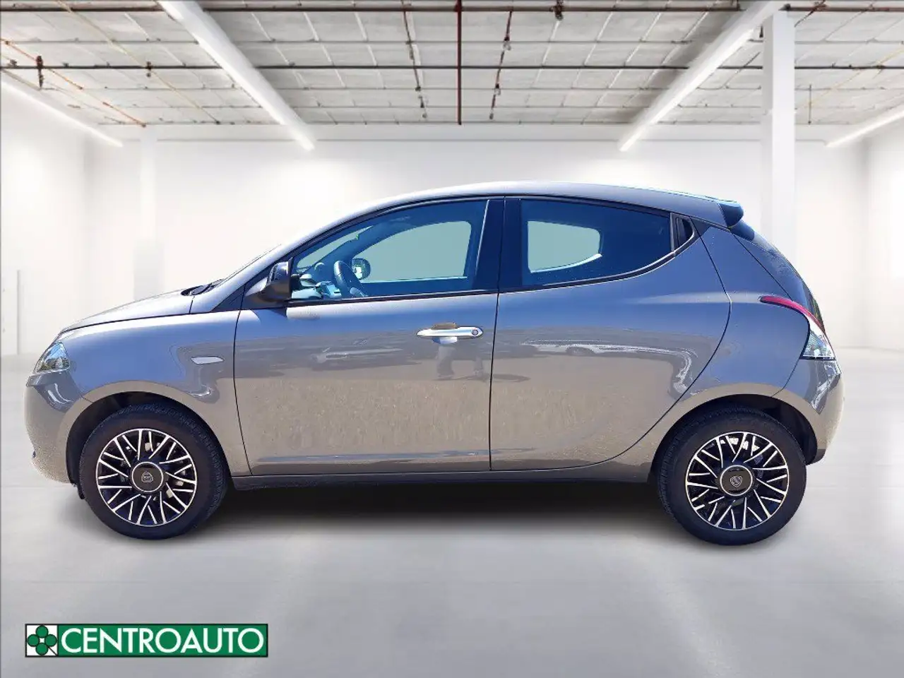 Lancia Ypsilon 2024