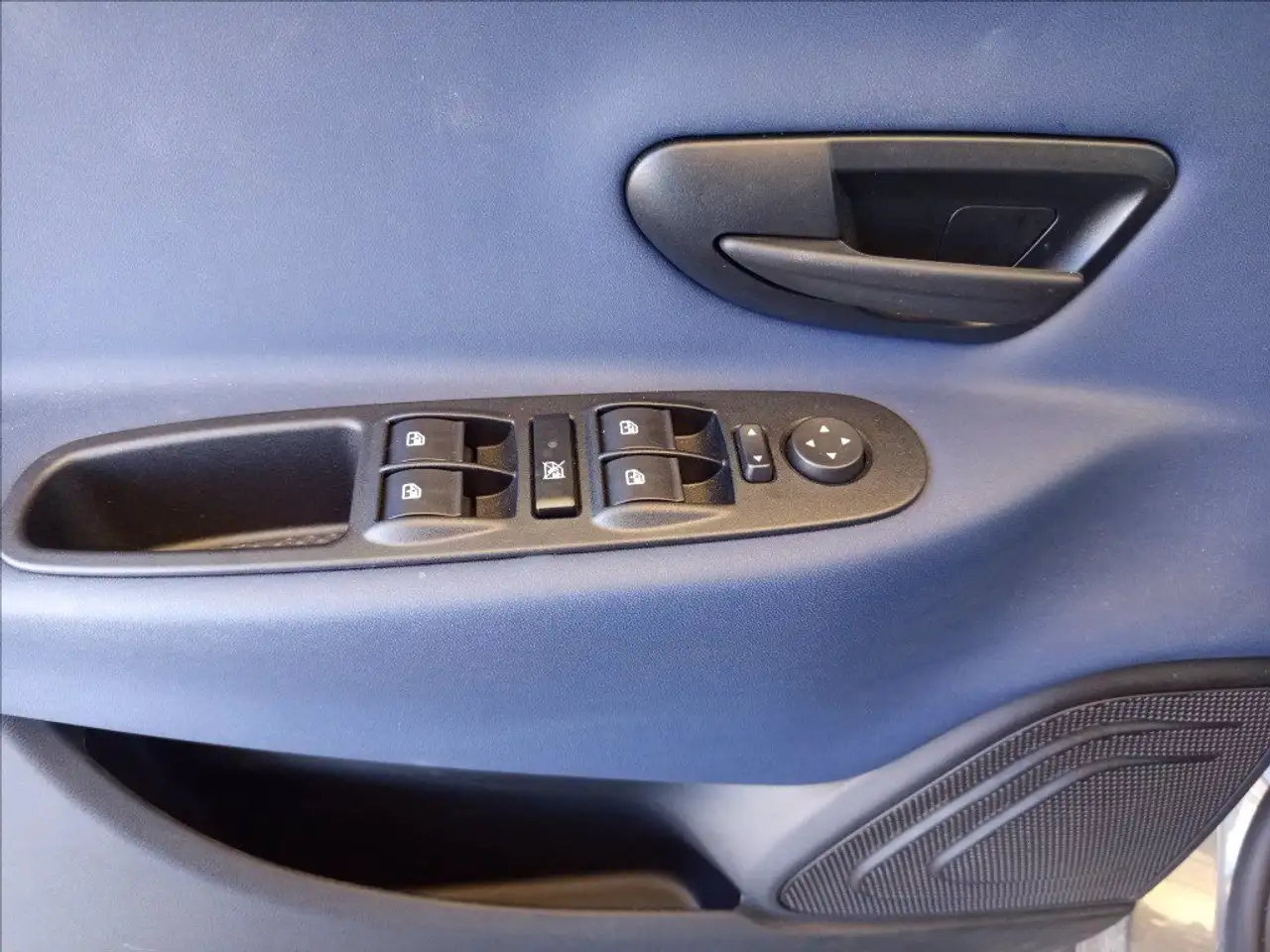 Lancia Ypsilon 2024 — фото 14