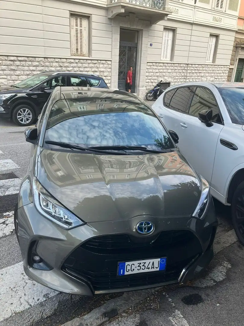 Toyota Yaris 1.5 Hybrid Lounge Bronzo - 1