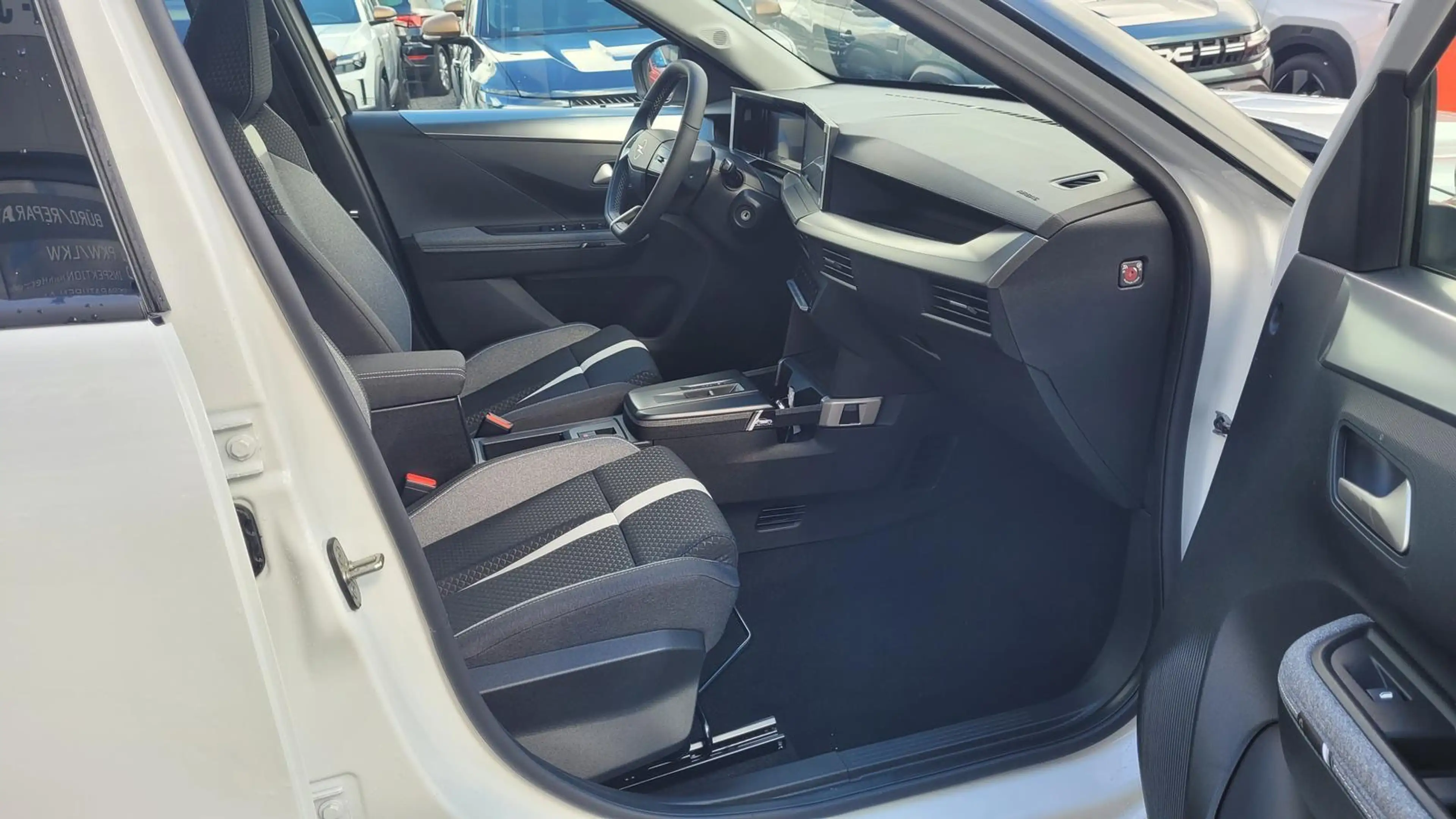 Opel Frontera GS 1.2 107 kW GS*LED*Navi*Shzg*BFS*PDC*Cam*17" ... — photo 10