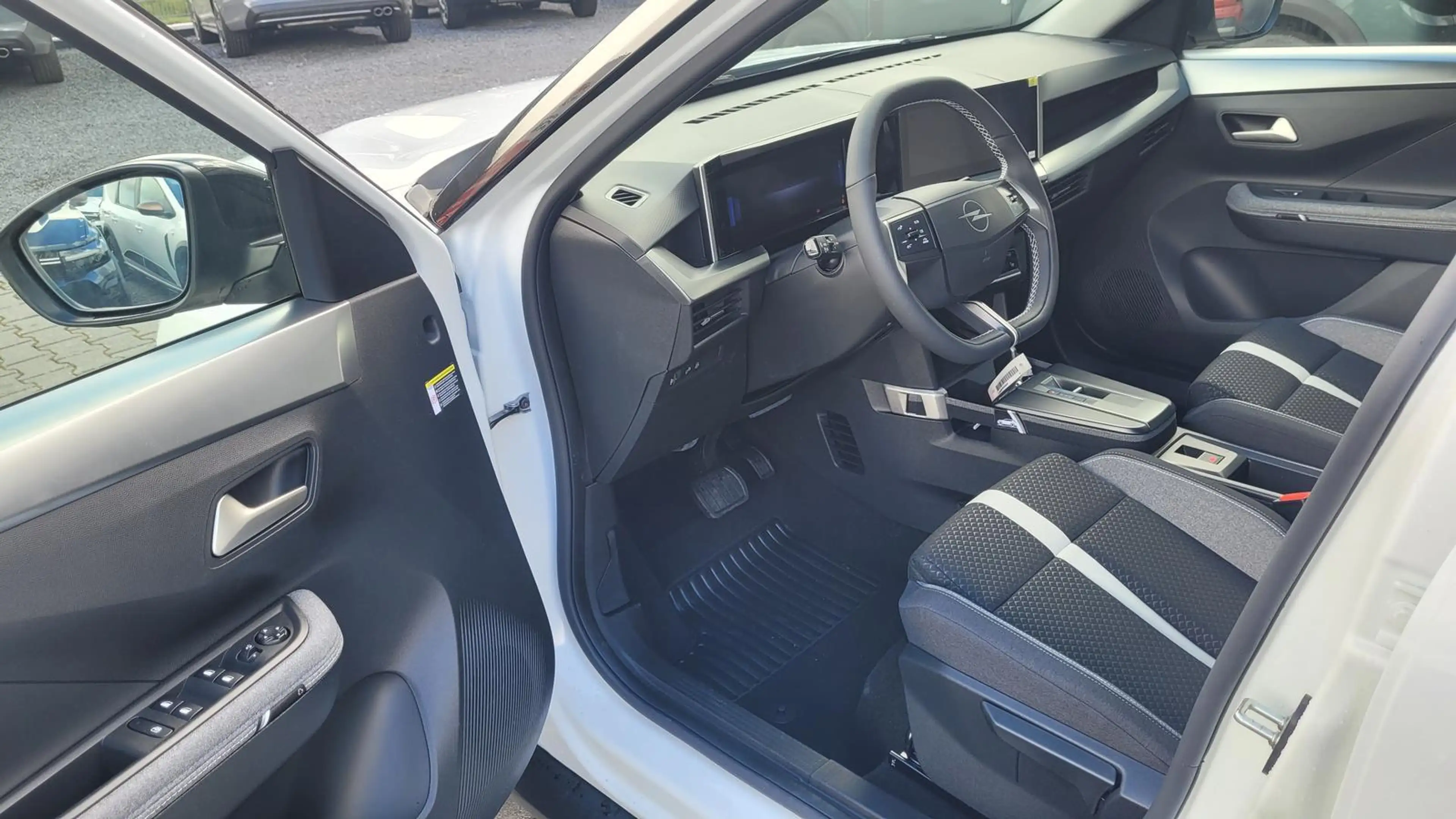 Opel Frontera GS 1.2 107 kW GS*LED*Navi*Shzg*BFS*PDC*Cam*17" ... — photo 7