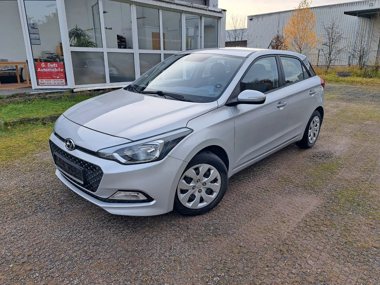 Hyundai i20 Go Klima Rückfahrkamera 46.900 km !!! Silber - 1