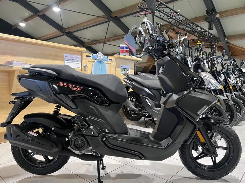 Overig TNT Motor Escape