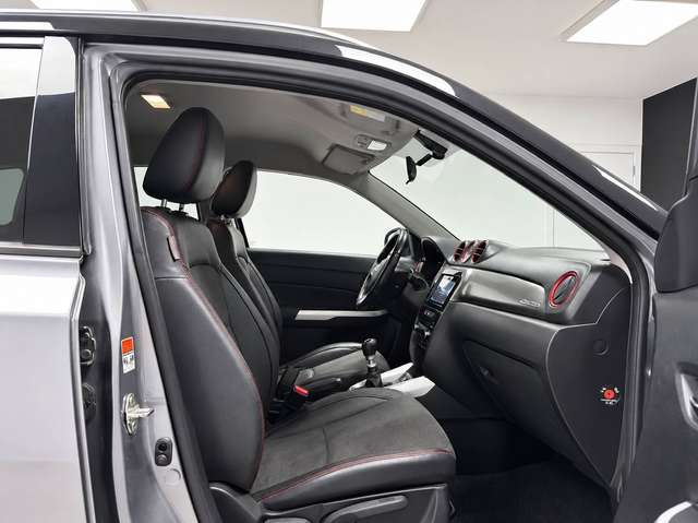 Suzuki Vitara — photo 11