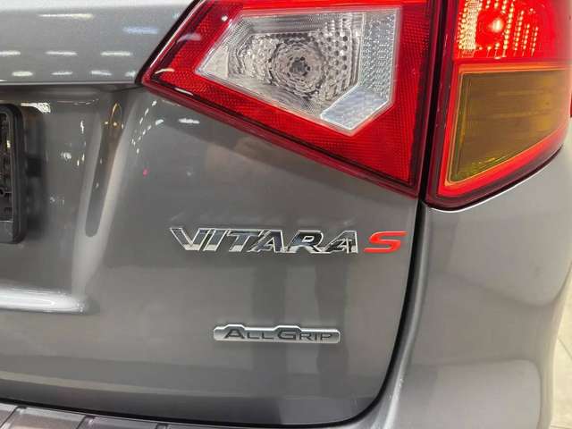 Suzuki Vitara — photo 18