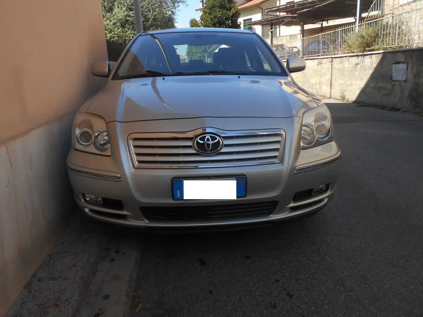 Toyota Avensis Avensis 1,6 16 v Grigio - 2