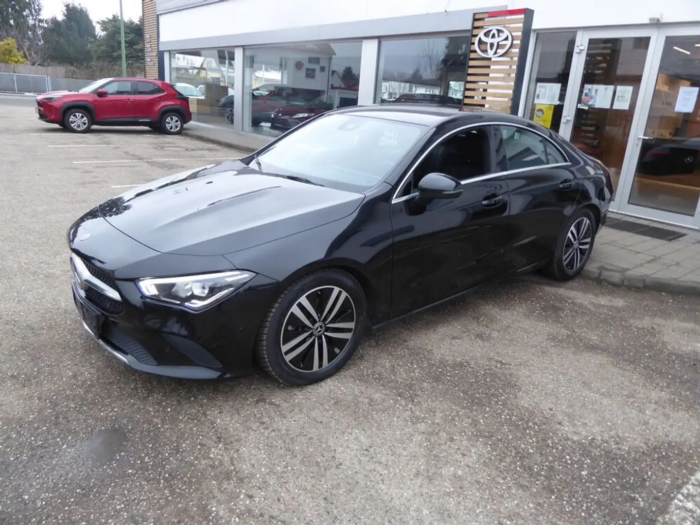 Mercedes-Benz CLA 180 d Aut. *LED*KAMERA*T-LEDER* Schwarz - 2