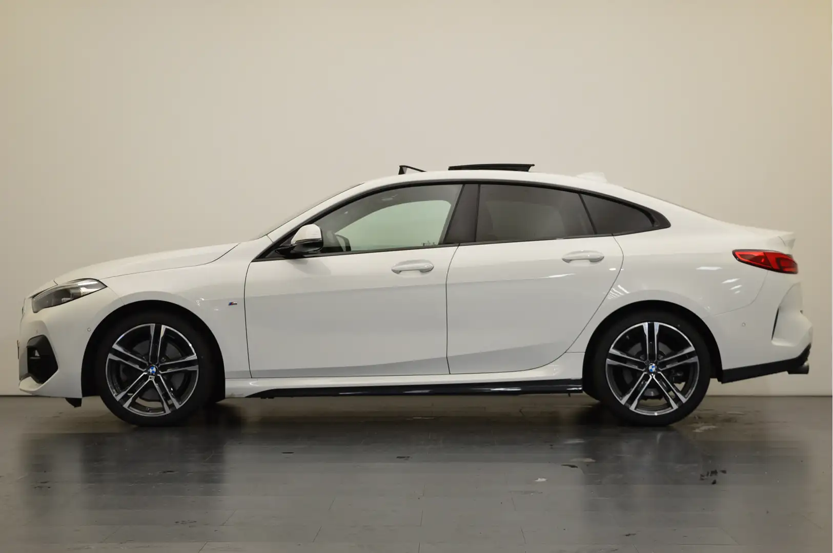 BMW 220 2 Serie Gran Coupé 220i High Executive M Sport Aut Weiß - 2