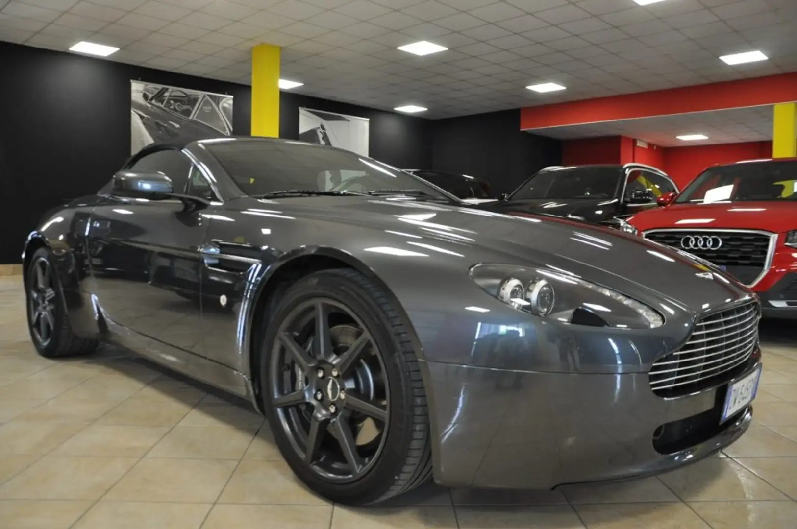 Aston Martin Vantage v8 Roadster Sportshift Gris - 2