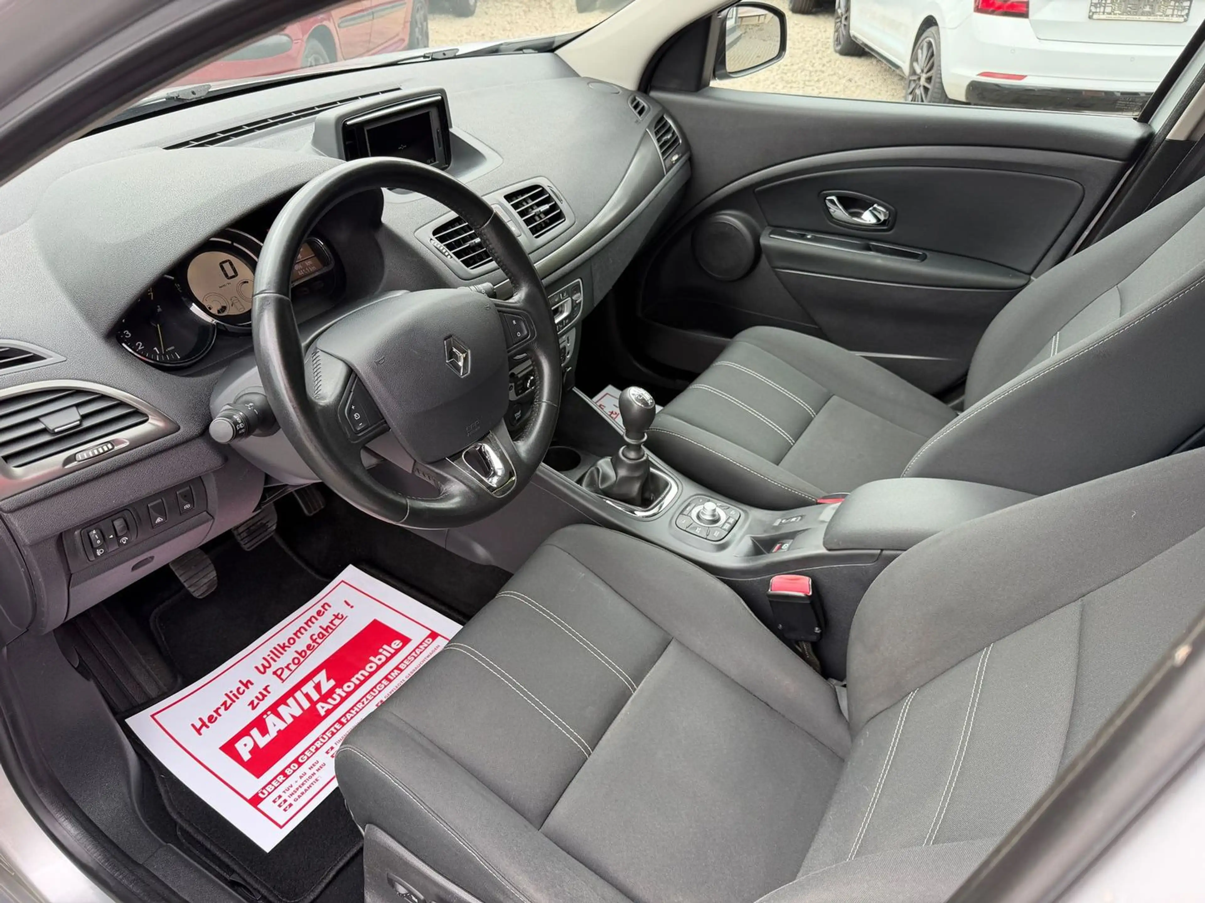 Renault Megane Paris HU 08.2028/ Scheckheftgepflegt / NAVI /AHK — photo 6