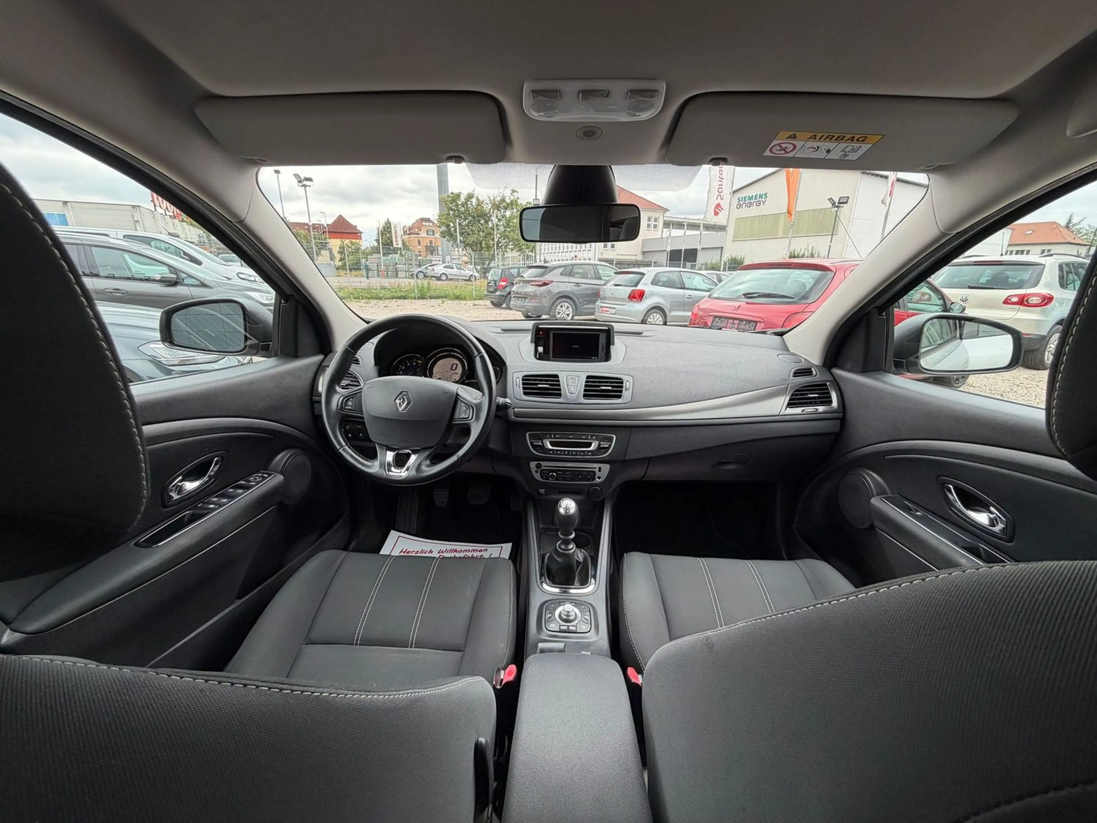 Renault Megane Paris HU 08.2028/ Scheckheftgepflegt / NAVI /AHK — photo 8